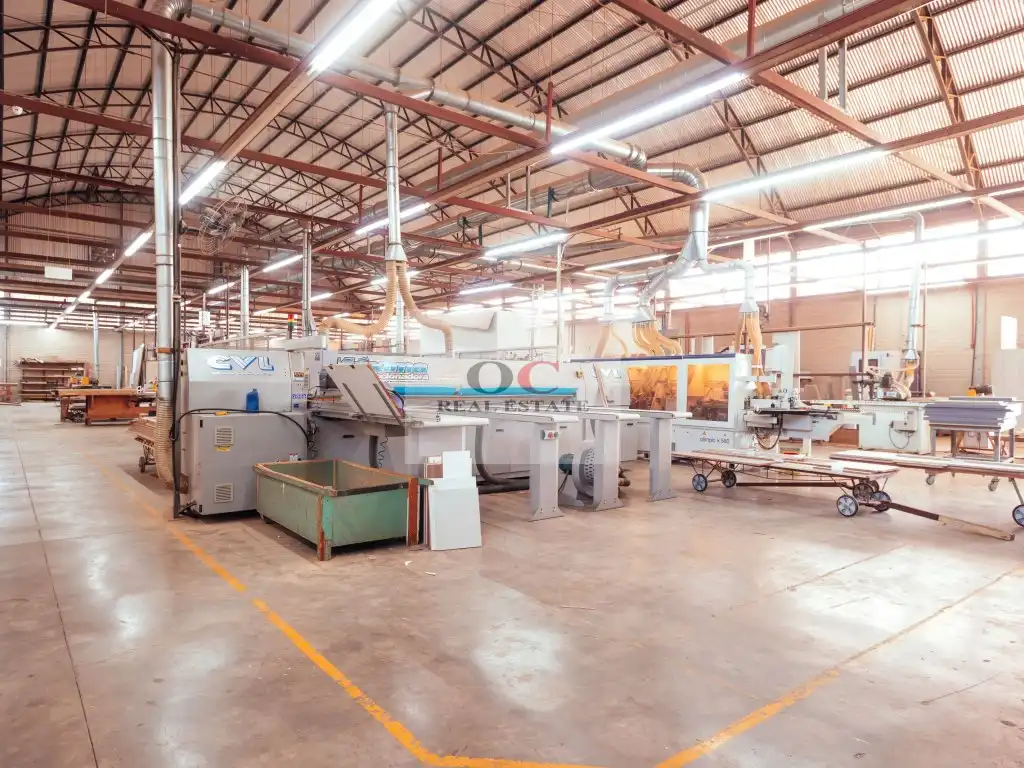 Nau industrial en venda a Pedanías Este
