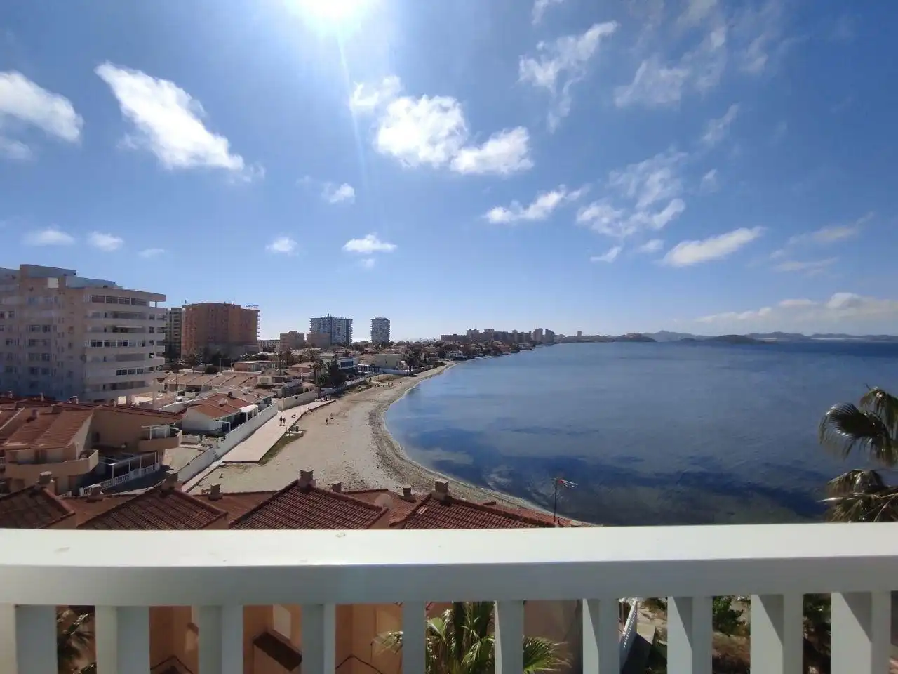 Habitación de Apartamento de alquiler en La Manga del Mar Menor con Calefacción, Terraza y Piscina comunitaria