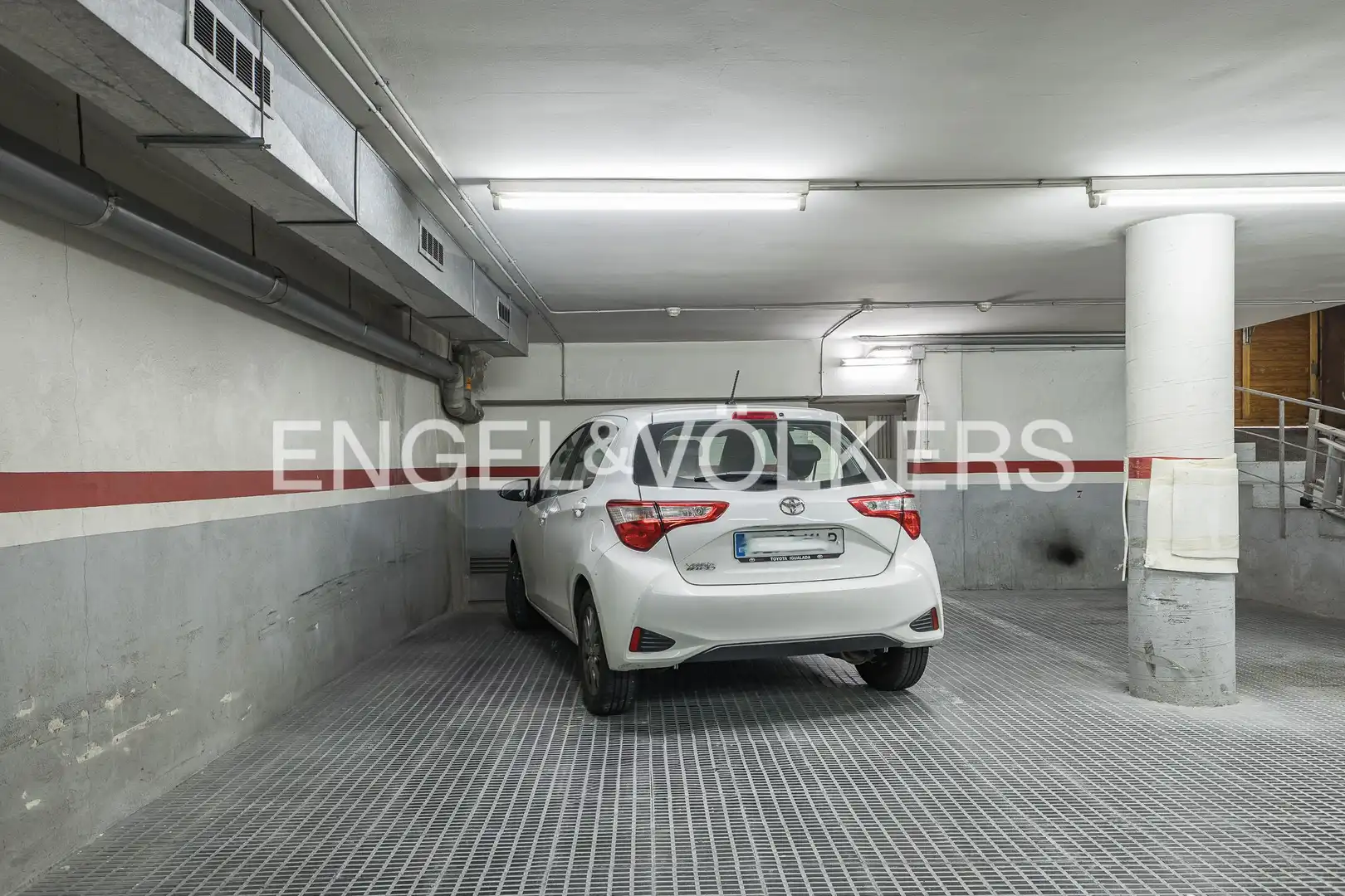 Parking de Piso en venta en Barcelona con Aire acondicionado, Calefacción y Parquet