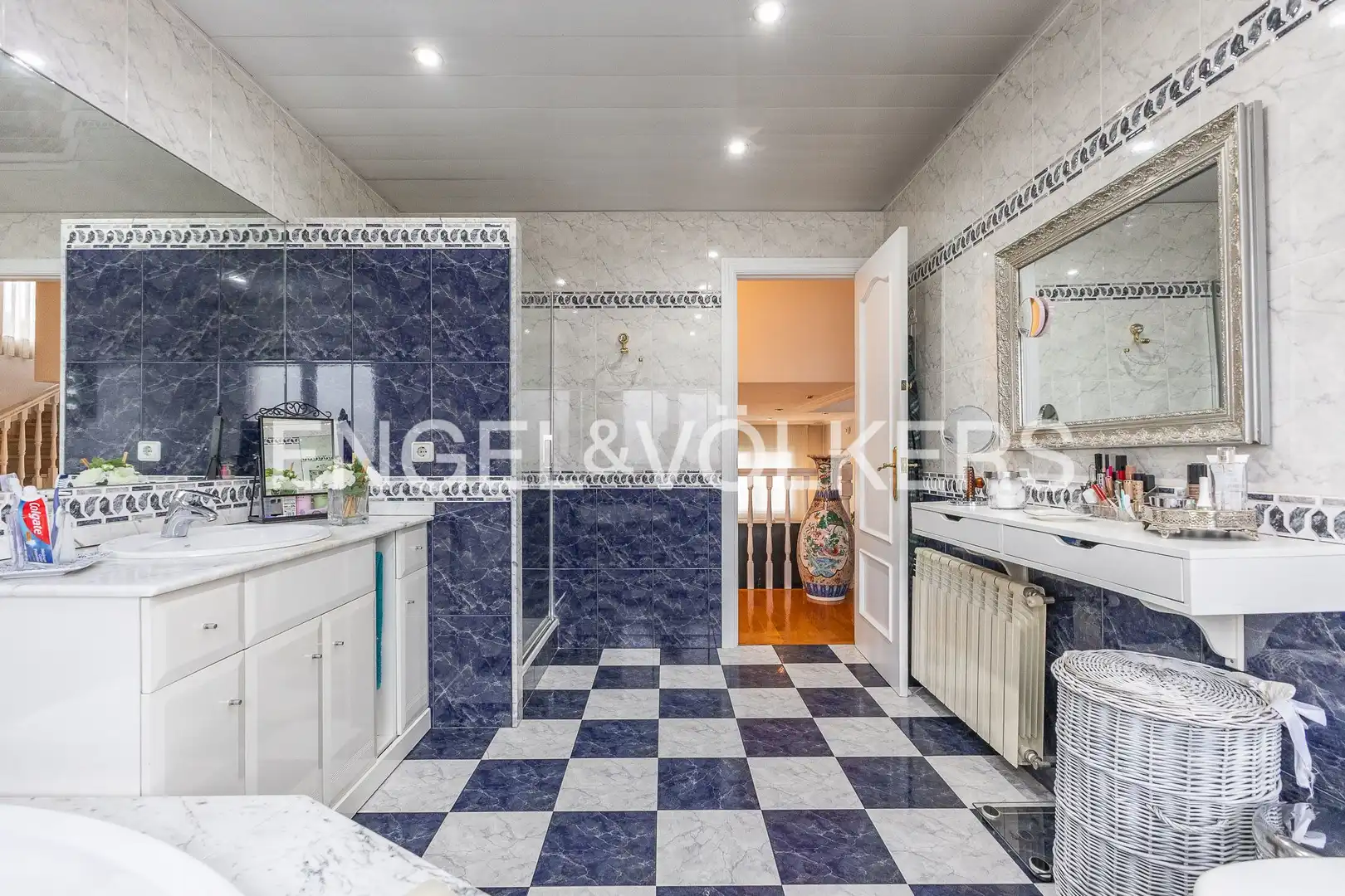 Baño de Casa o chalet en venta en Castellar del Vallès con Aire acondicionado, Calefacción y Jardín privado