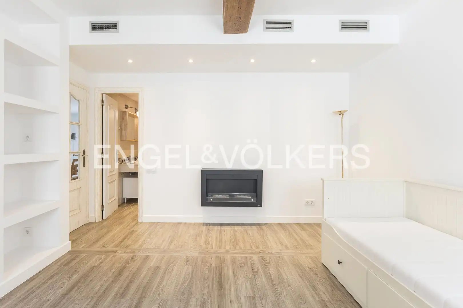Wohnzimmer von Dachboden zur Miete in Barcelona mit Klimaanlage, Heizung und Parkett