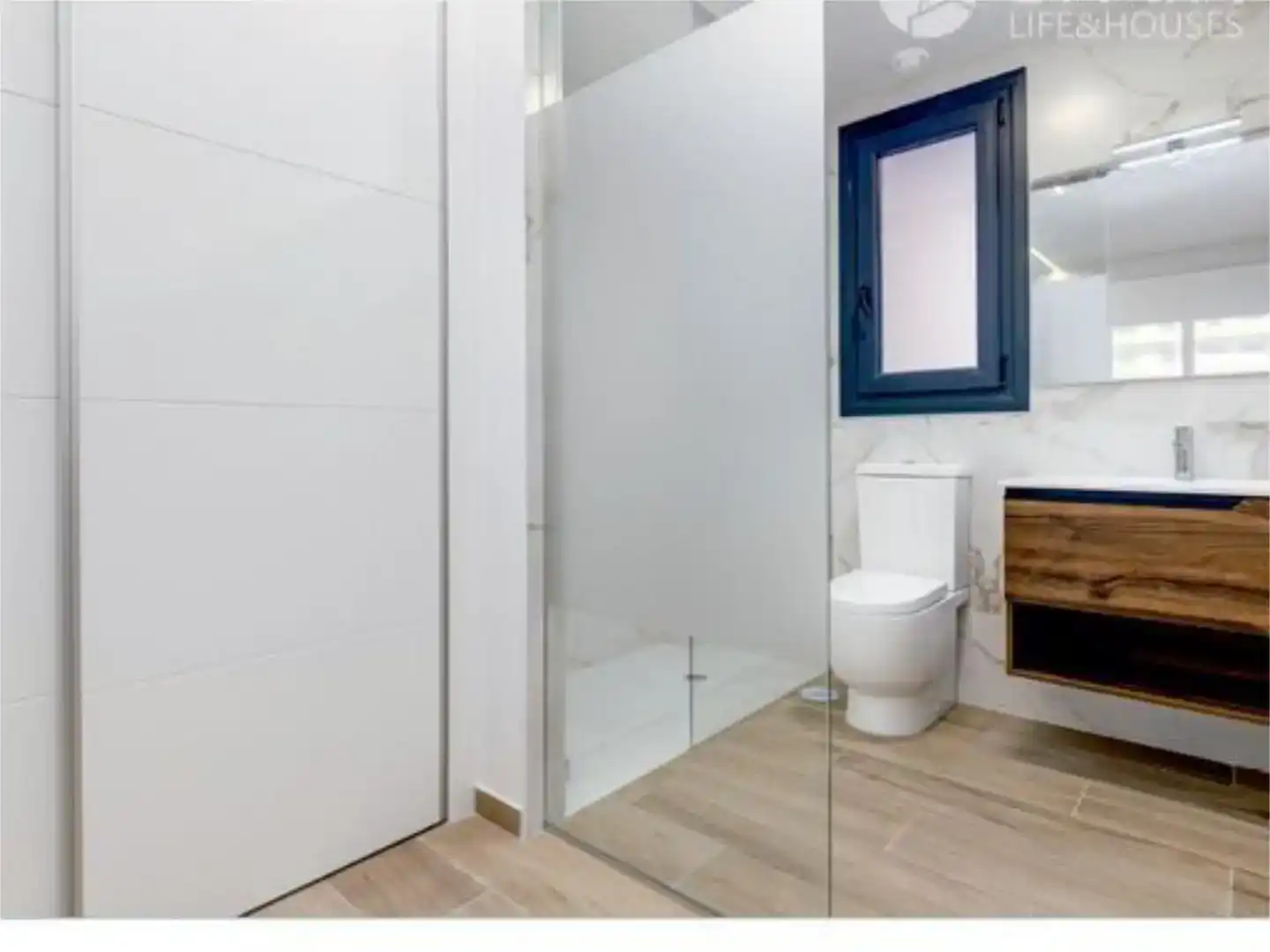 Baño de Apartamento en venta en Elche / Elx con Piscina y Balcón