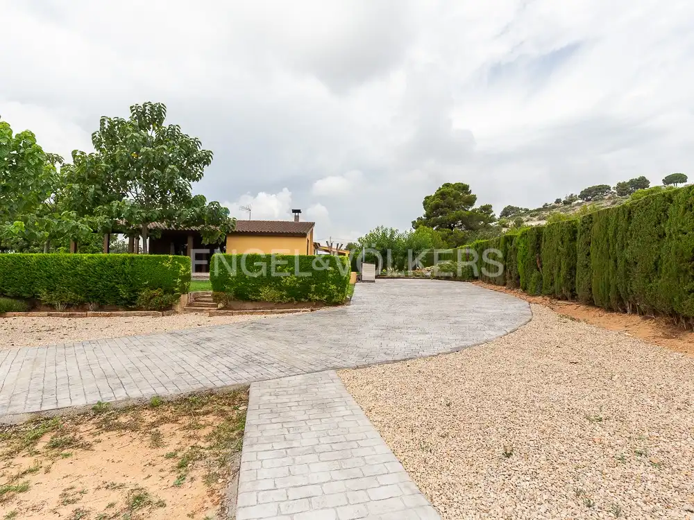 Vista exterior de Casa o chalet de alquiler en Torrent con Aire acondicionado, Calefacción y Jardín privado