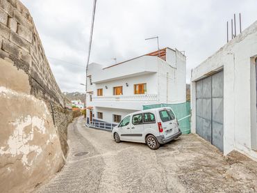 Rez-de-chaussée à vendre à Pasaje Maestro Blas Falcón 14