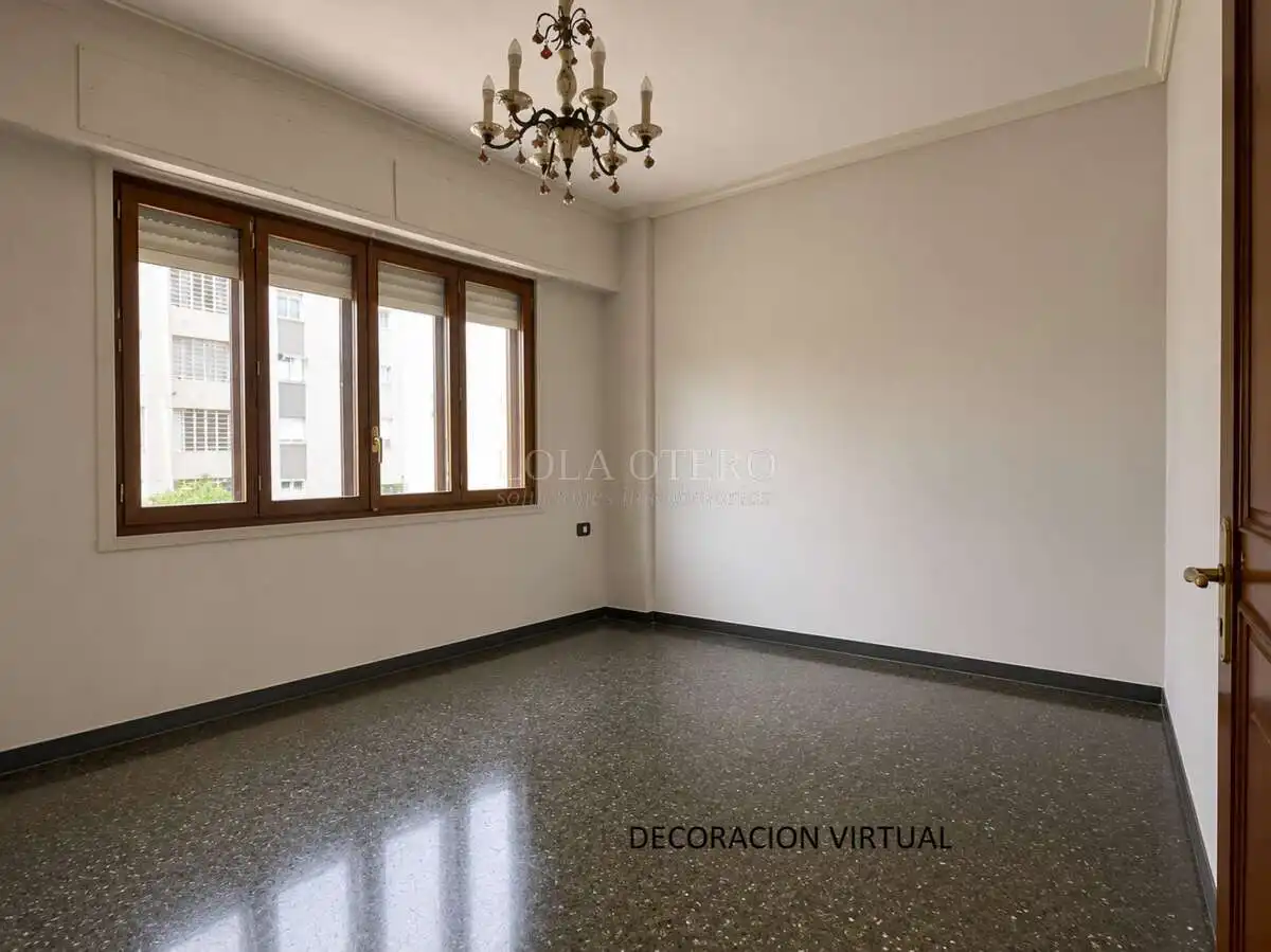 Bedroom of Flat for sale in Valencia  with Air Conditioner, Heating and Balcony