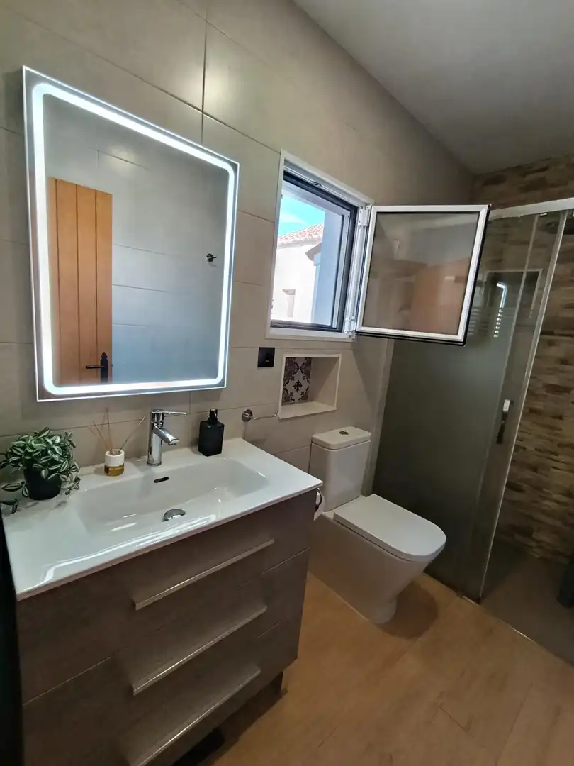 Bany de Casa o xalet en venda en Deltebre amb Jardí privat i Terrassa