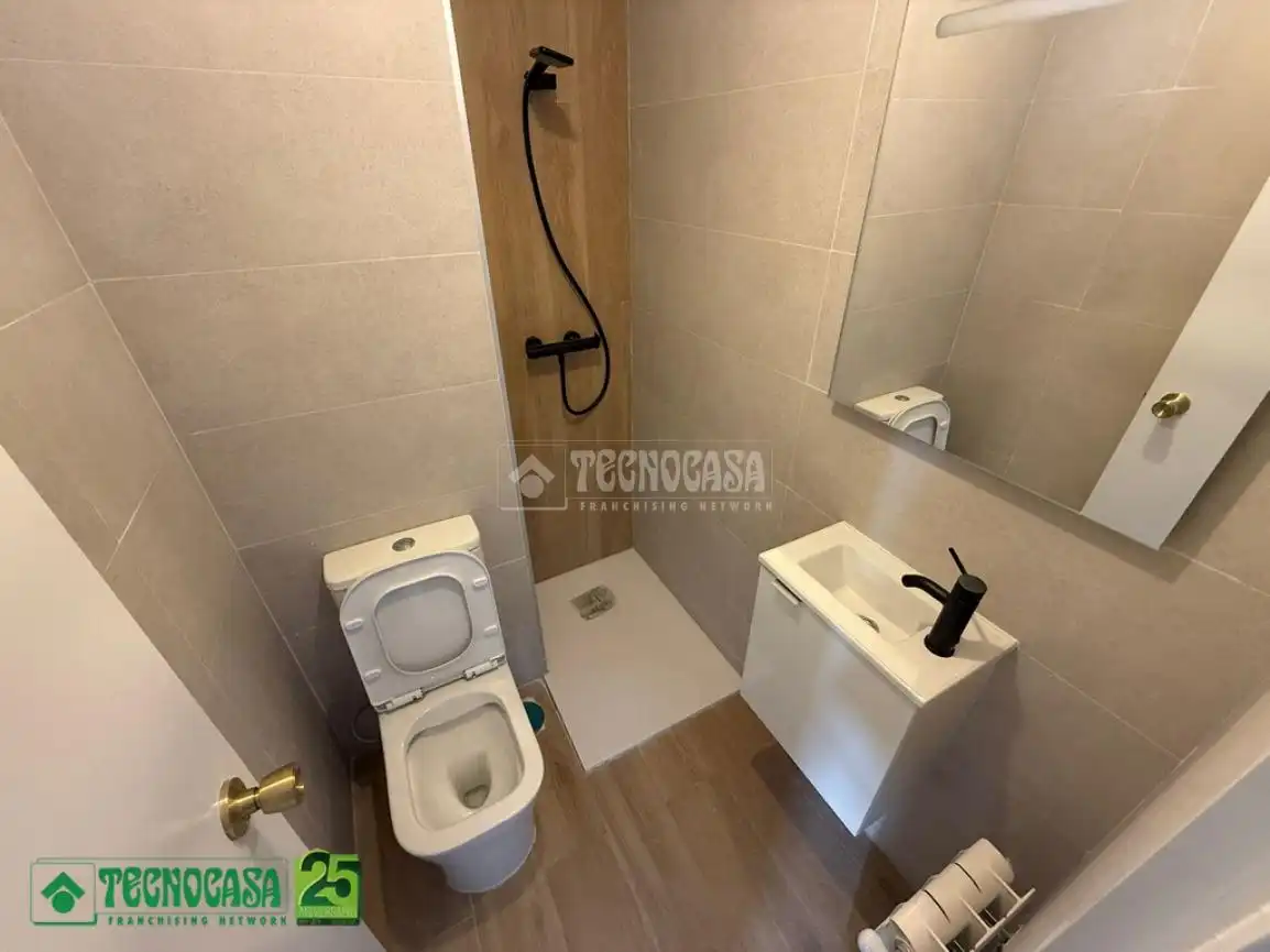 Bathroom of Flat for sale in Ciudad Real  with Air Conditioner, Heating and Terrace