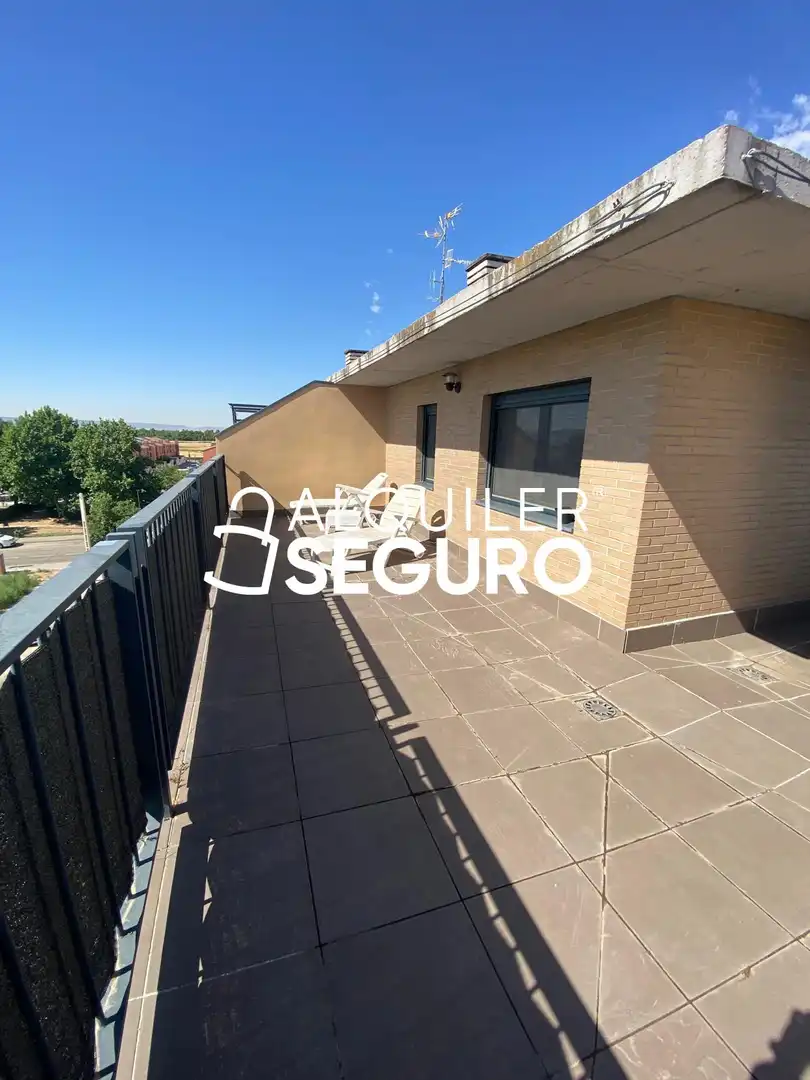 Terrassa de Pis de lloguer en Marchamalo amb Aire condicionat, Calefacció i Terrassa