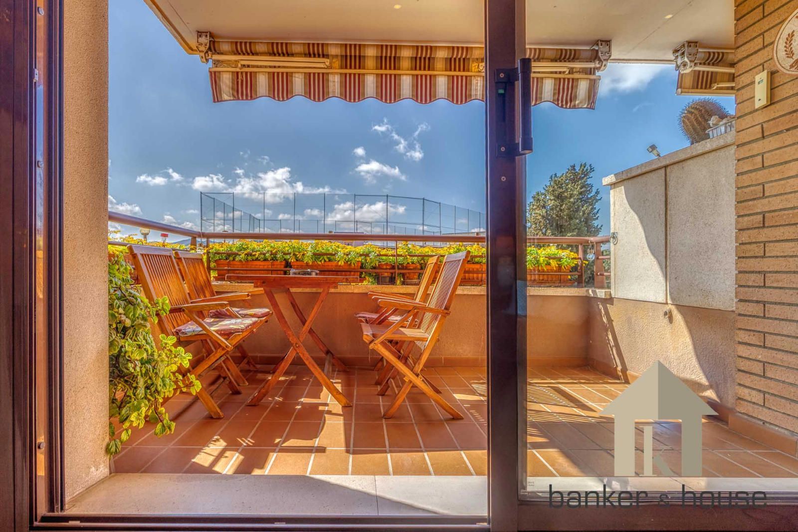 Terrassa de Àtic en venda en Cerdanyola del Vallès amb Aire condicionat, Calefacció i Parquet