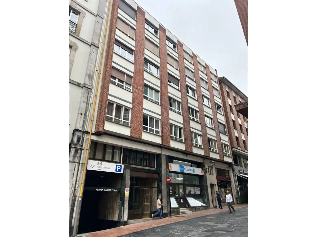 Vista exterior de Piso de alquiler en Oviedo  con Calefacción y Amueblado