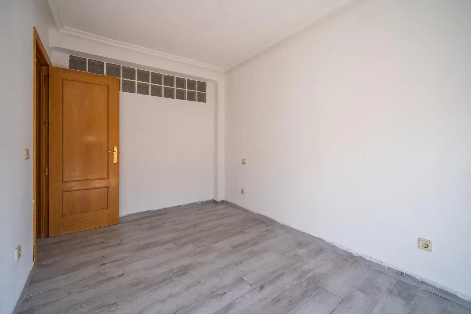 Piso en venta en Calle ATHOS, Puerta del Ángel