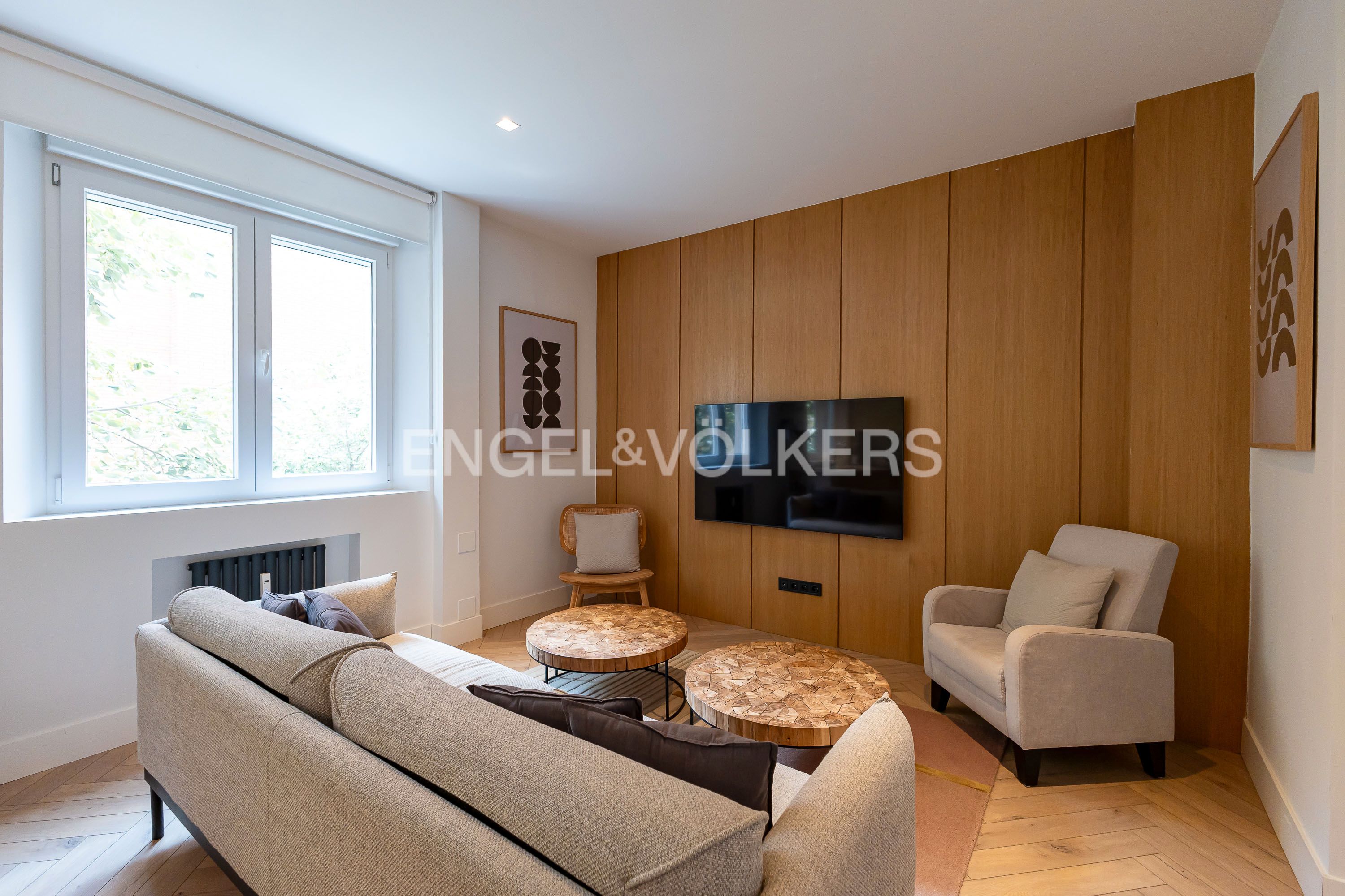 Living room of Apartment for sale in  Madrid Capital  with Air Conditioner, Heating and Furnished