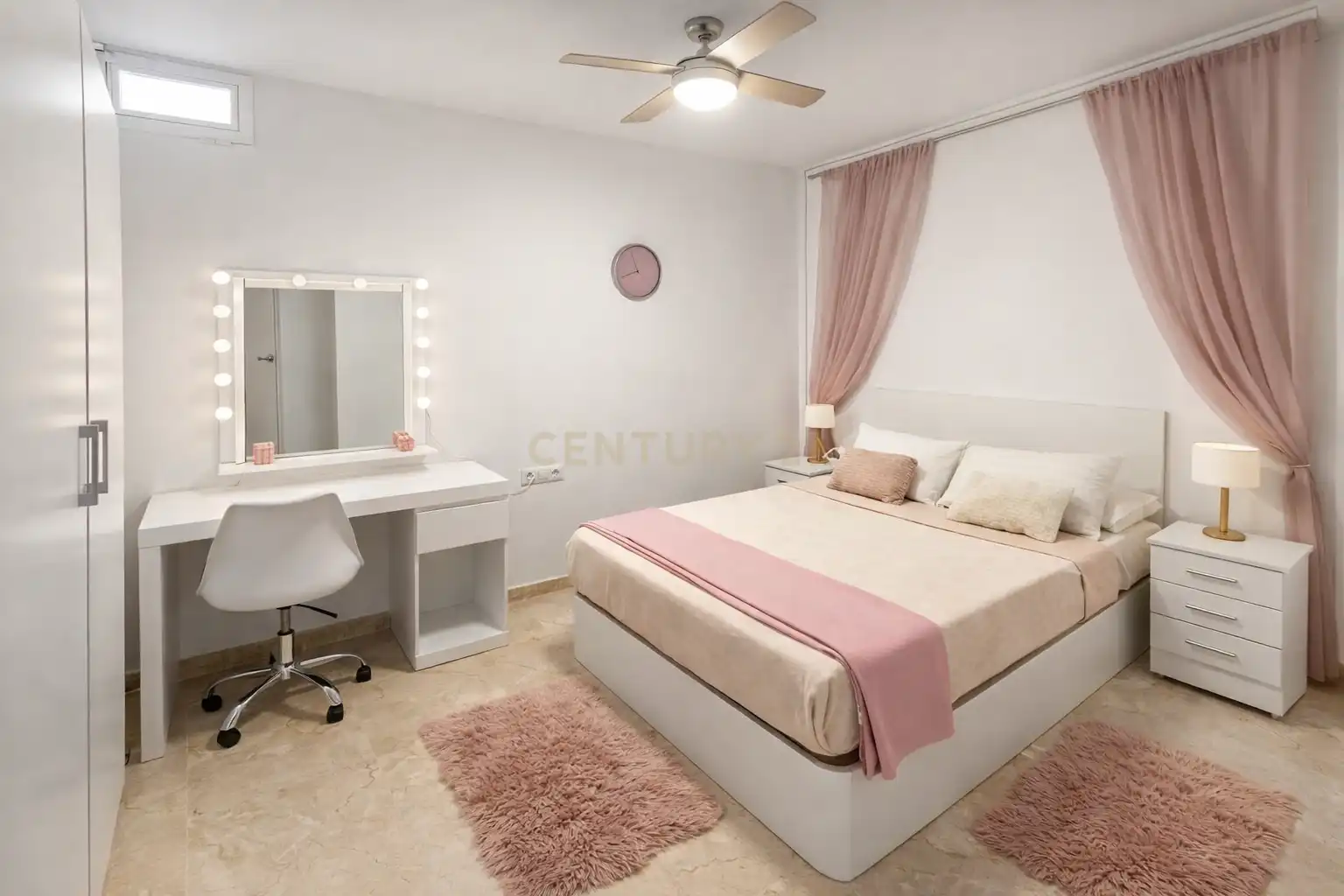 Habitación de Casa adosada en venta en La Nucia con Aire acondicionado, Trastero y Horno