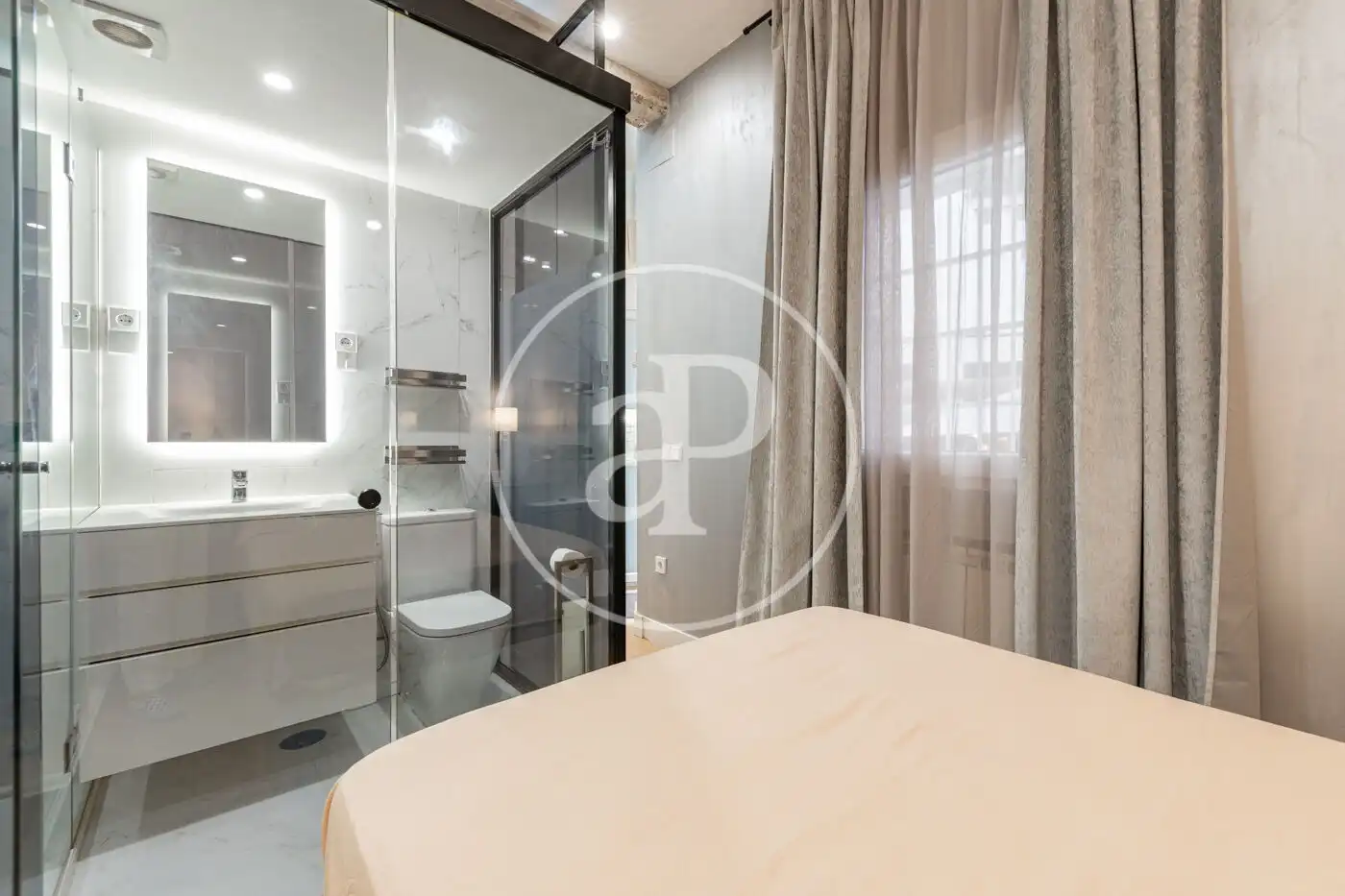 Habitación de Piso en venta en Madrid con Aire acondicionado, Calefacción y Jardín privado