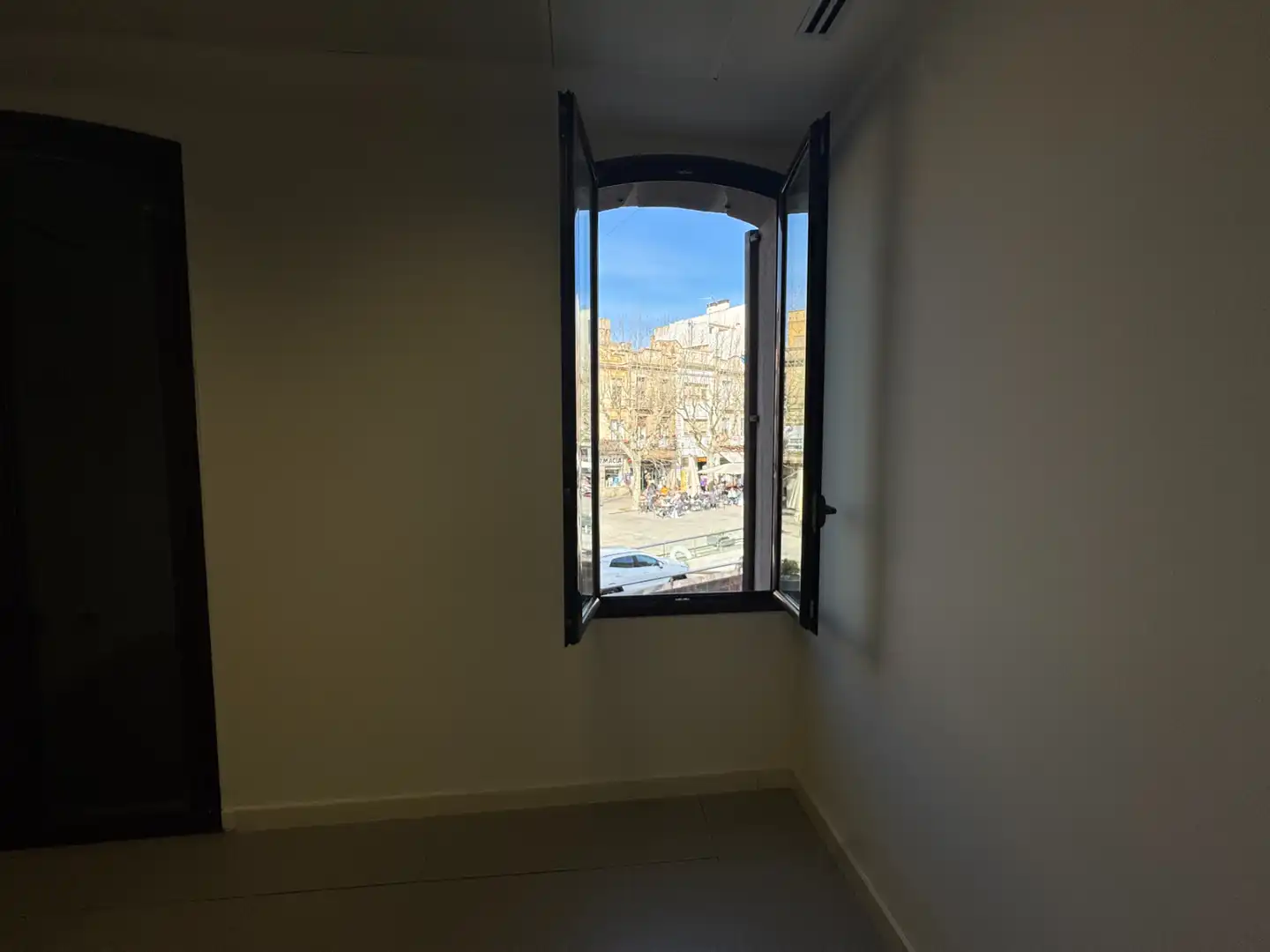Oficina con terraza en alquiler en Camí Ral de la Mercè 391, imagen 11