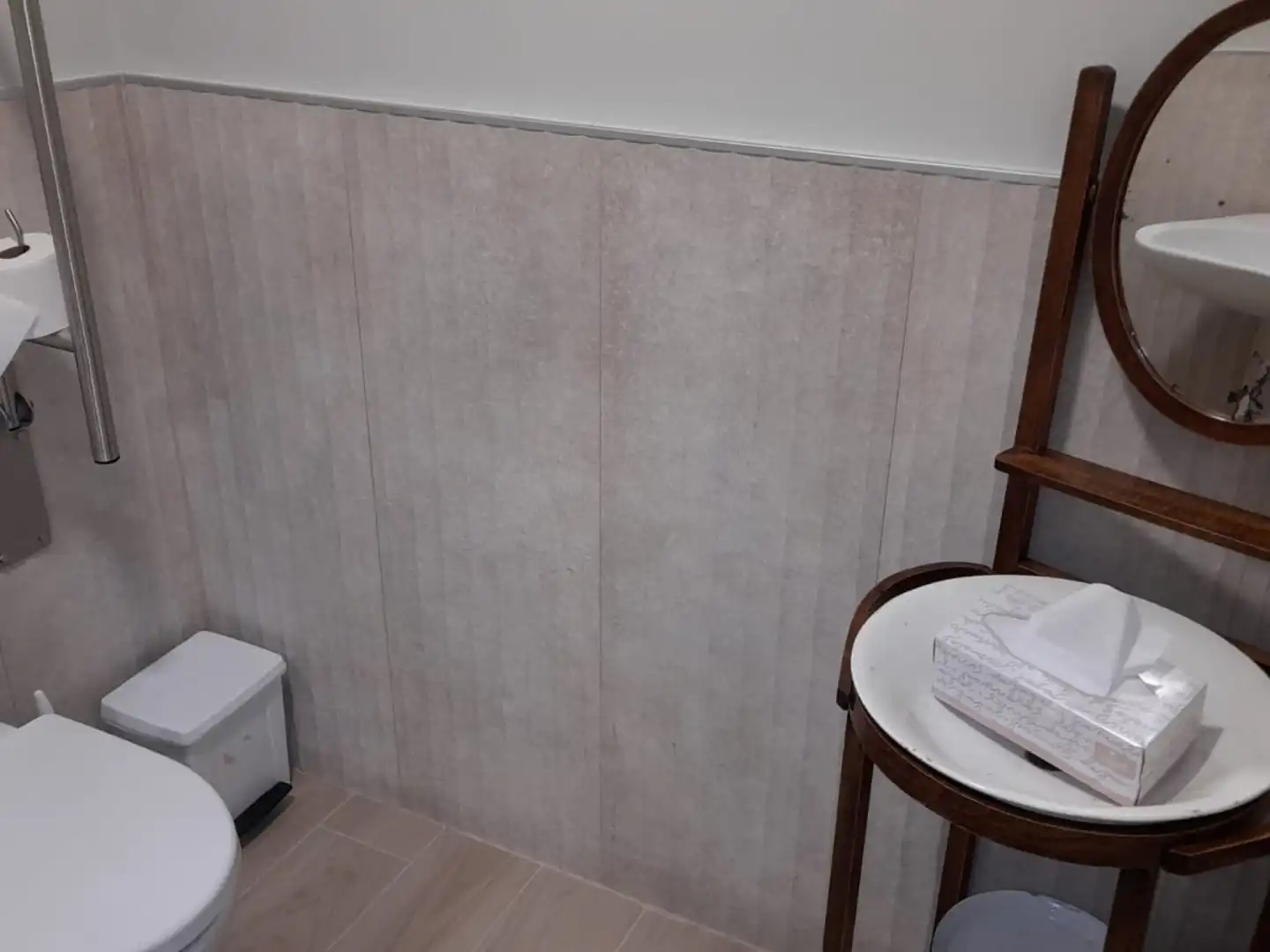 Badezimmer von Geschaftsraum zur Miete in Tres Cantos mit Heizung