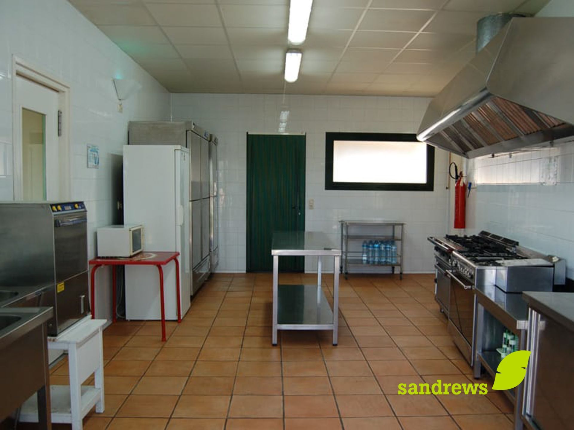 Cuina de Finca rústica en venda en Cabanes (Girona) amb Aire condicionat, Calefacció i Jardí privat