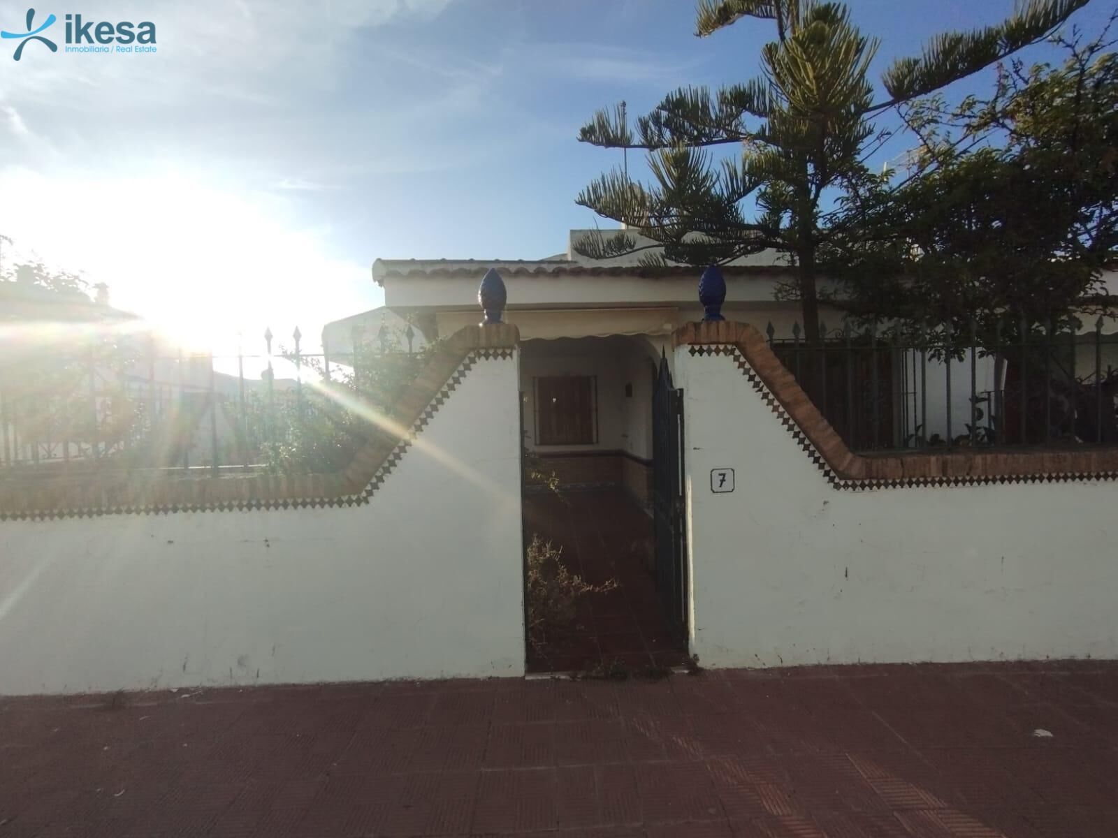 Vista exterior de Casa o chalet en venta en Almonte con Jardín privado, Terraza y Balcón