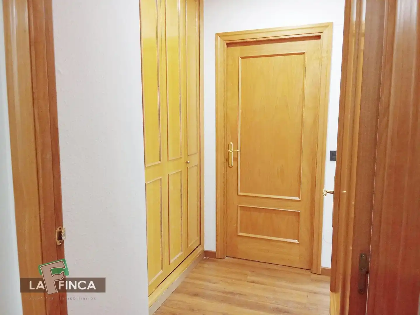 Pis en venda en Oviedo  amb Calefacció, Parquet i Terrassa