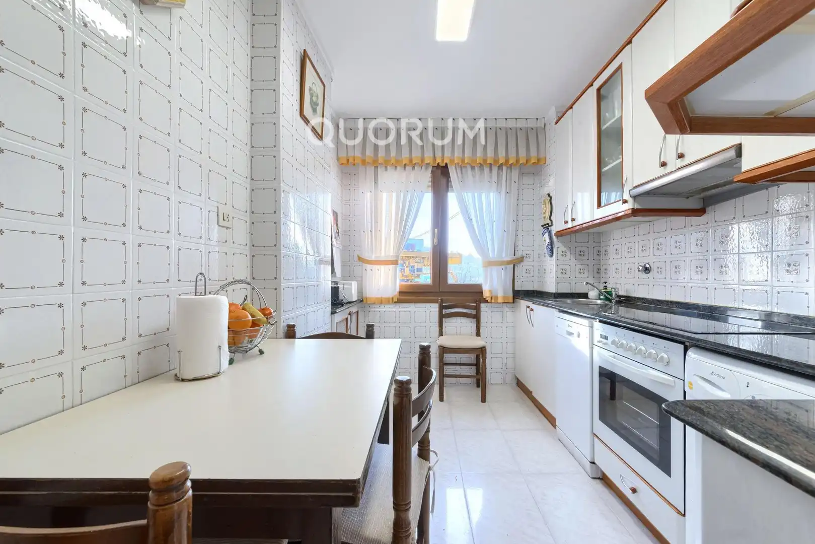 Cocina de Piso en venta en Basauri  con Calefacción, Trastero y Amueblado