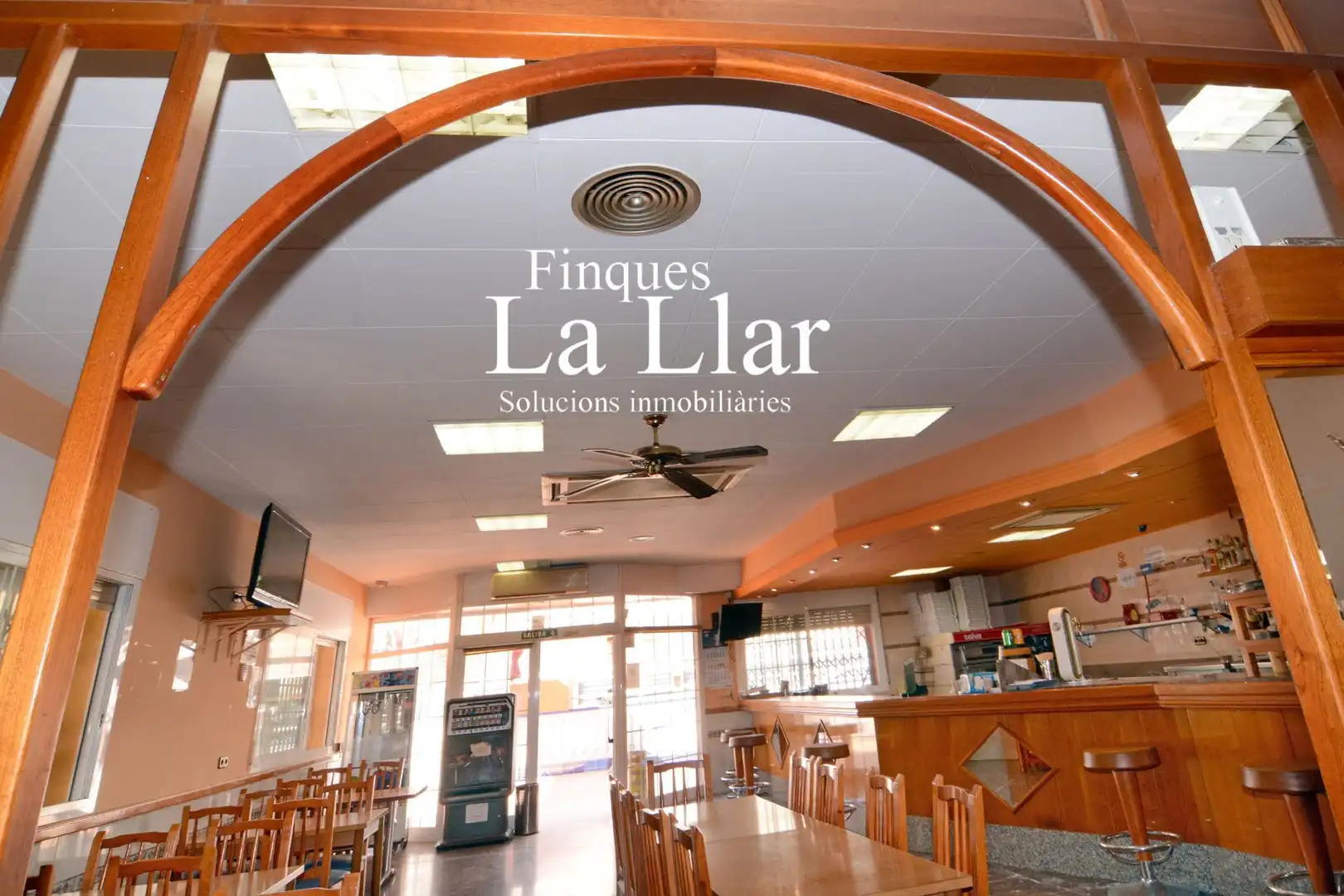 Commercial properties for sale in d'Ernest Lluch, Torrent Ballester