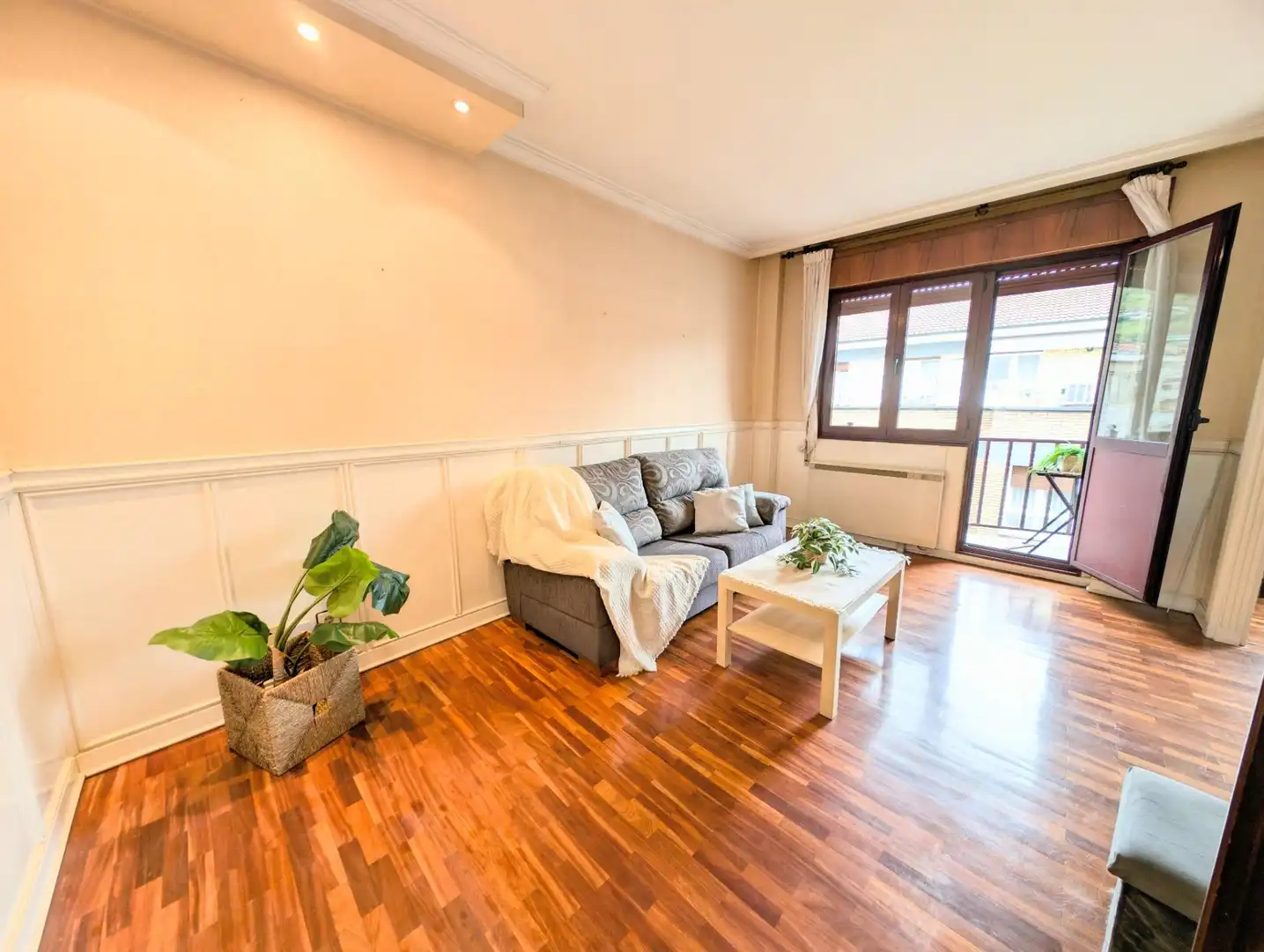 Sala de estar de Piso en venta en Mieres (Asturias) con Calefacción, Amueblado y Balcón