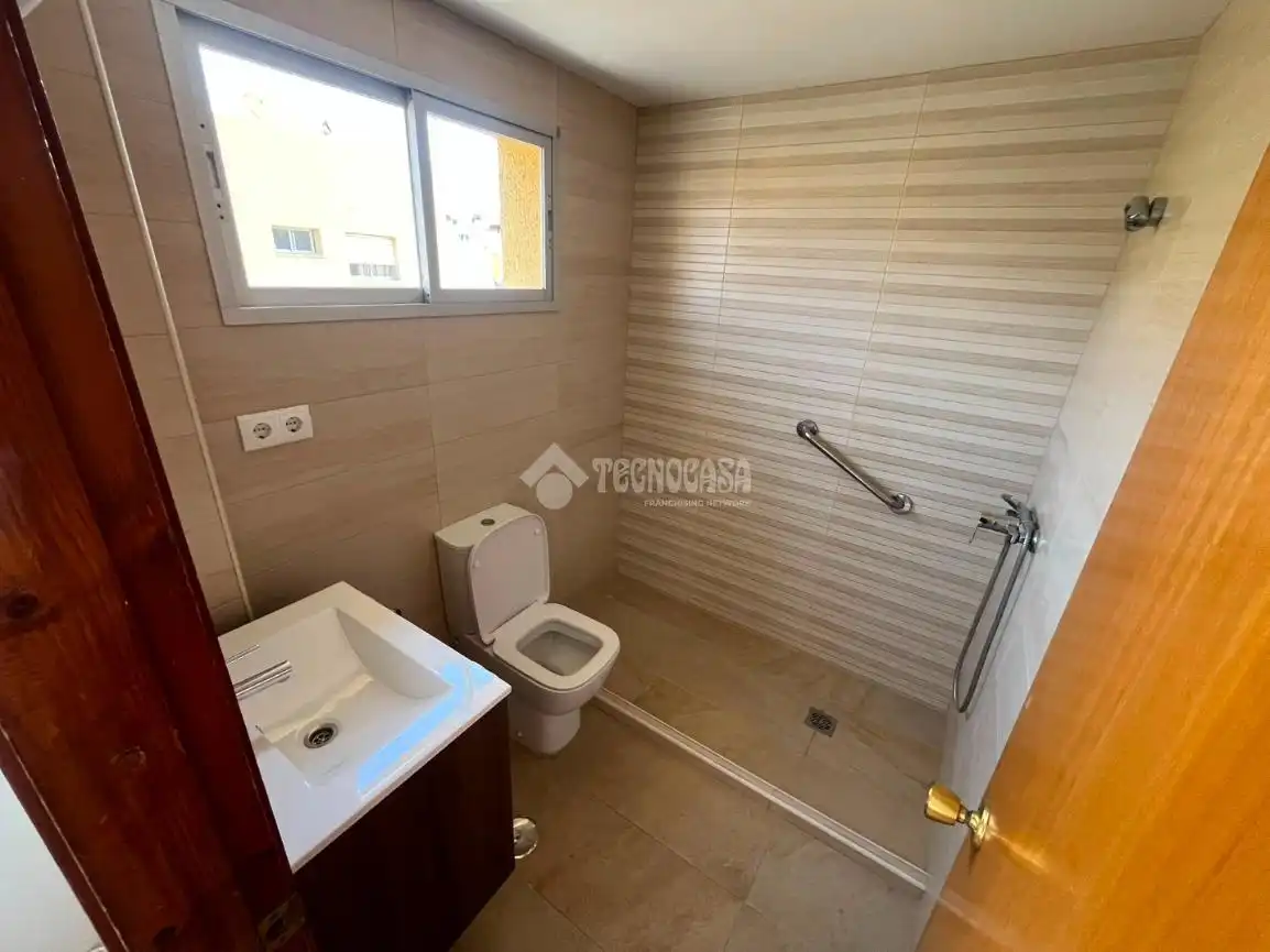 Bany de Pis en venda en Marbella amb Terrassa i Balcó