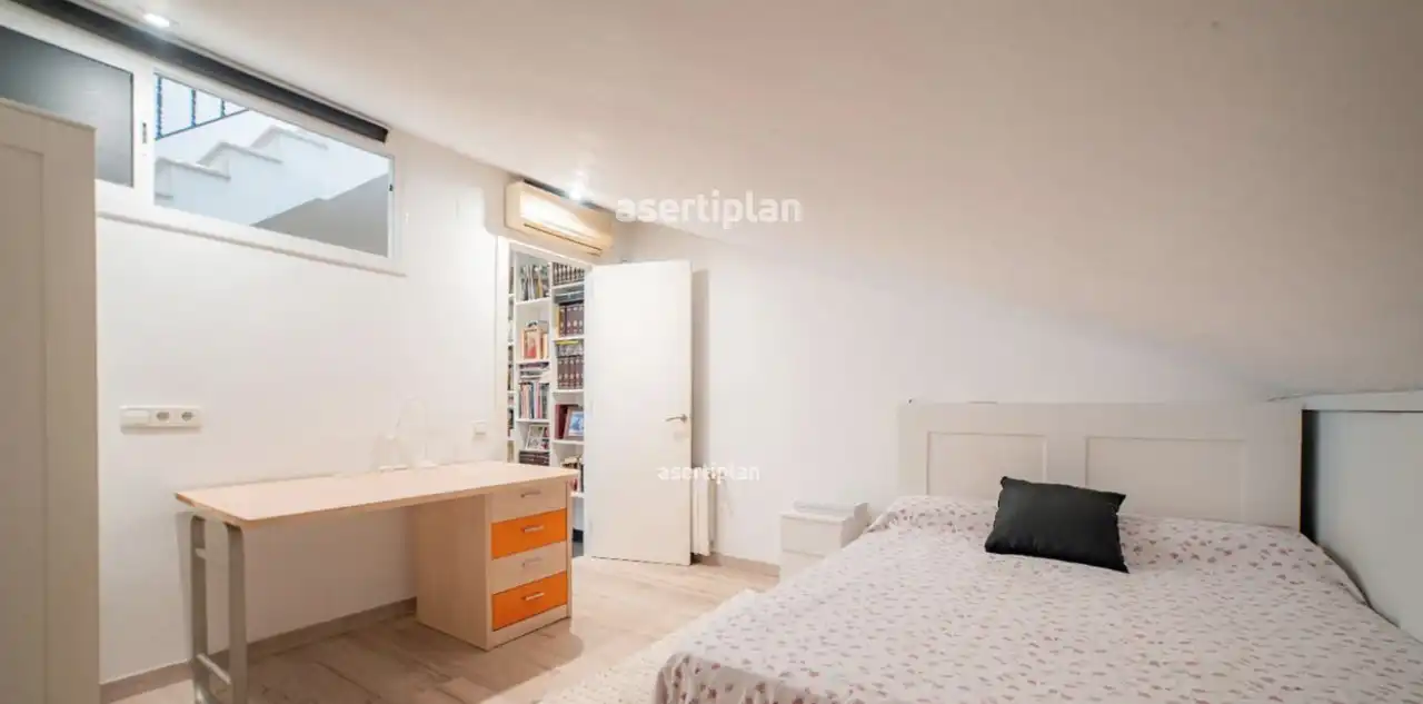 Schlafzimmer von Maisonette zum Verkauf in Mataró mit Klimaanlage, Heizung und Terrasse