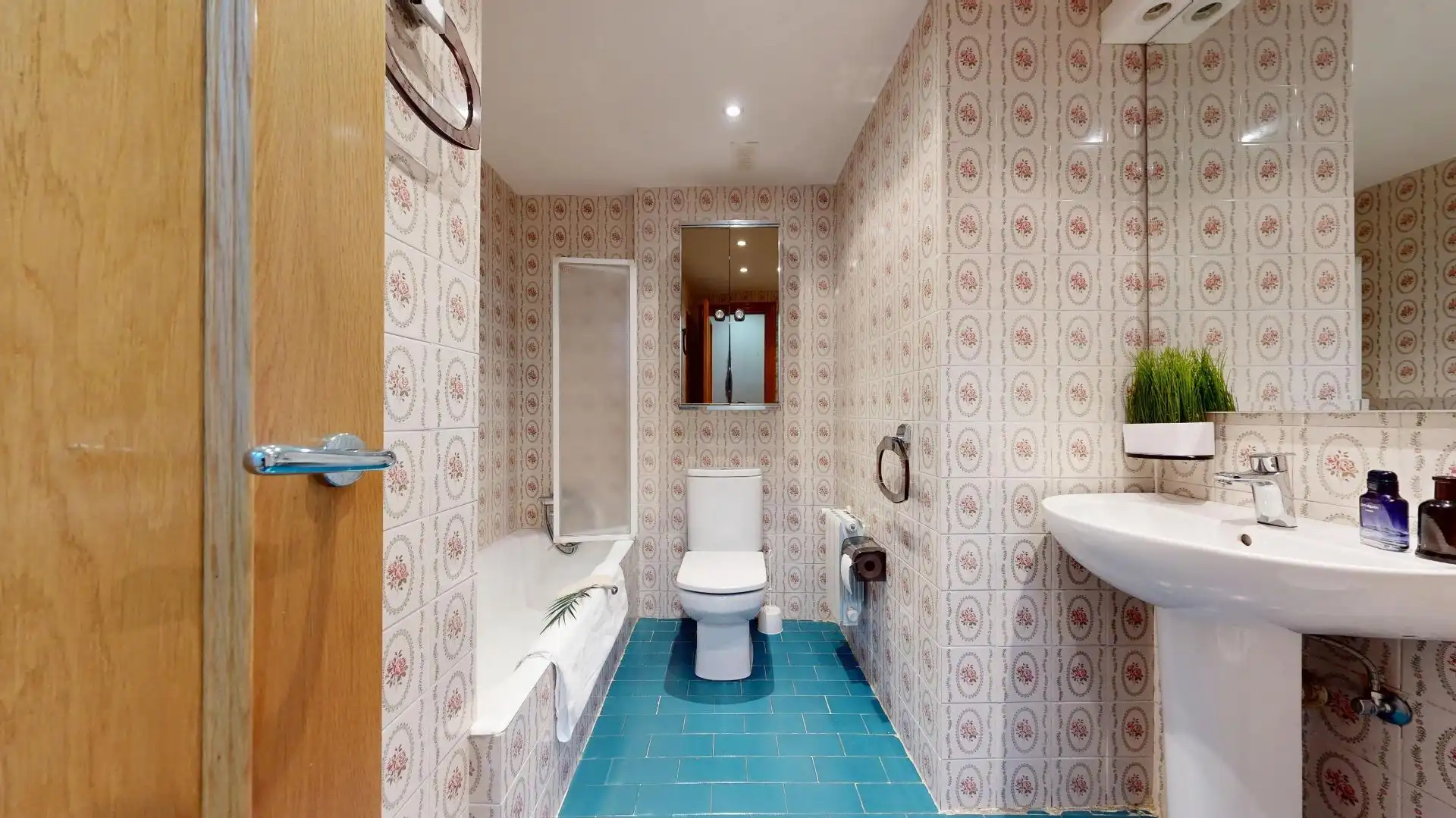 Bathroom of Flat for sale in Bilbao   with Heating and Balcony
