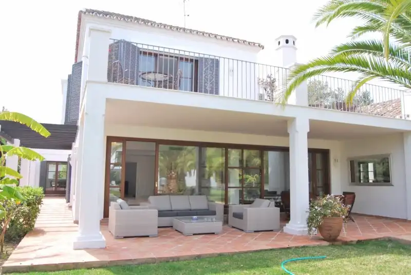 Casa con jardín en venta en San Pedro de Alcántara, imagen 4