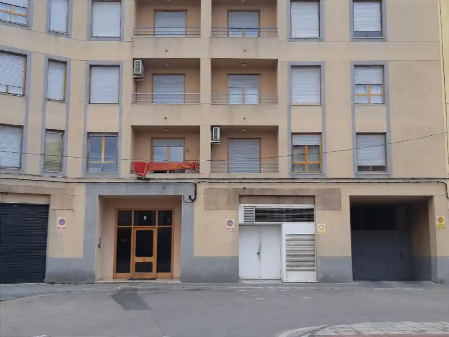 Exterior view of Commercial properties for rent in Bocairent  with Air Conditioner
