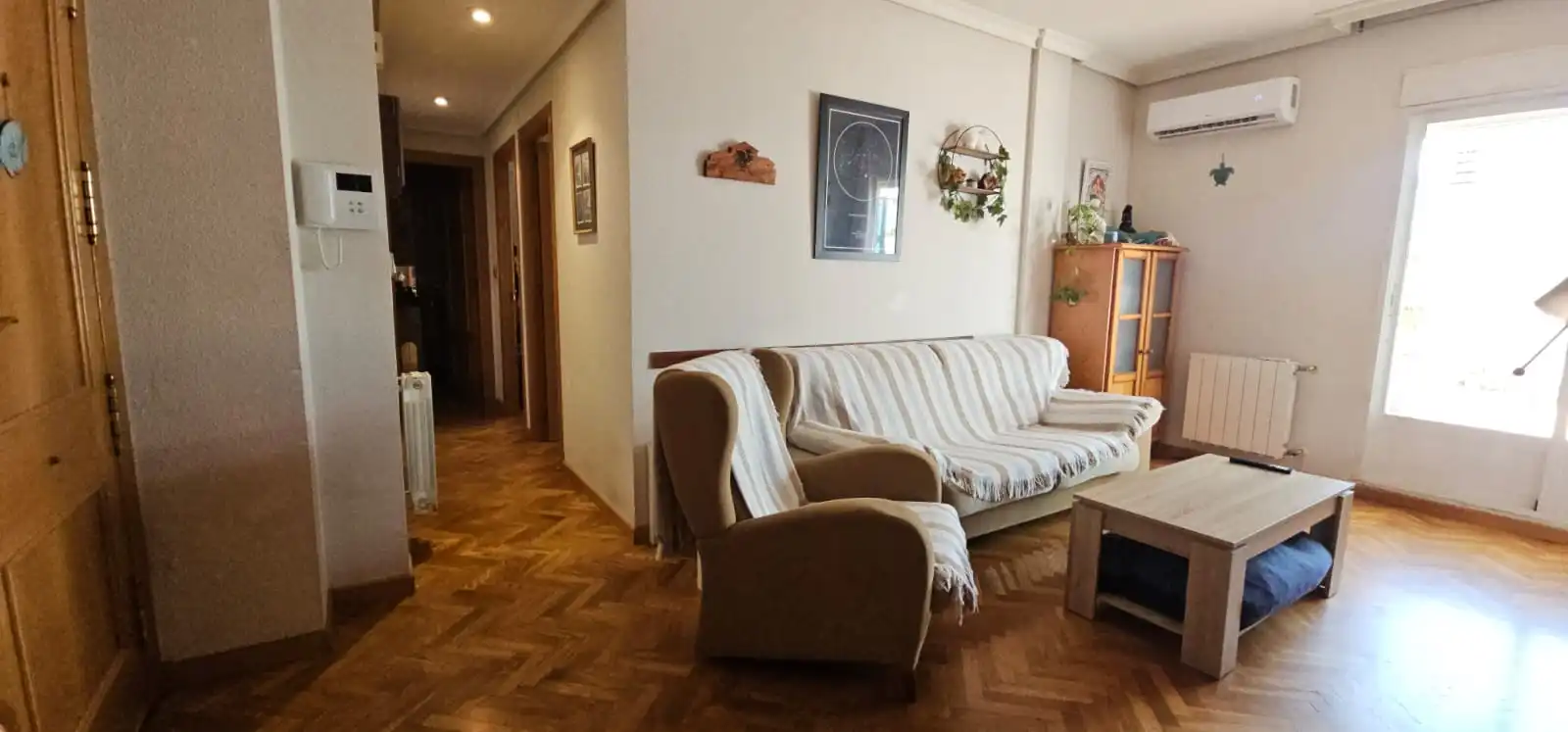Appartement compact avec ascenseur à louer à Avenida Primero de Mayo