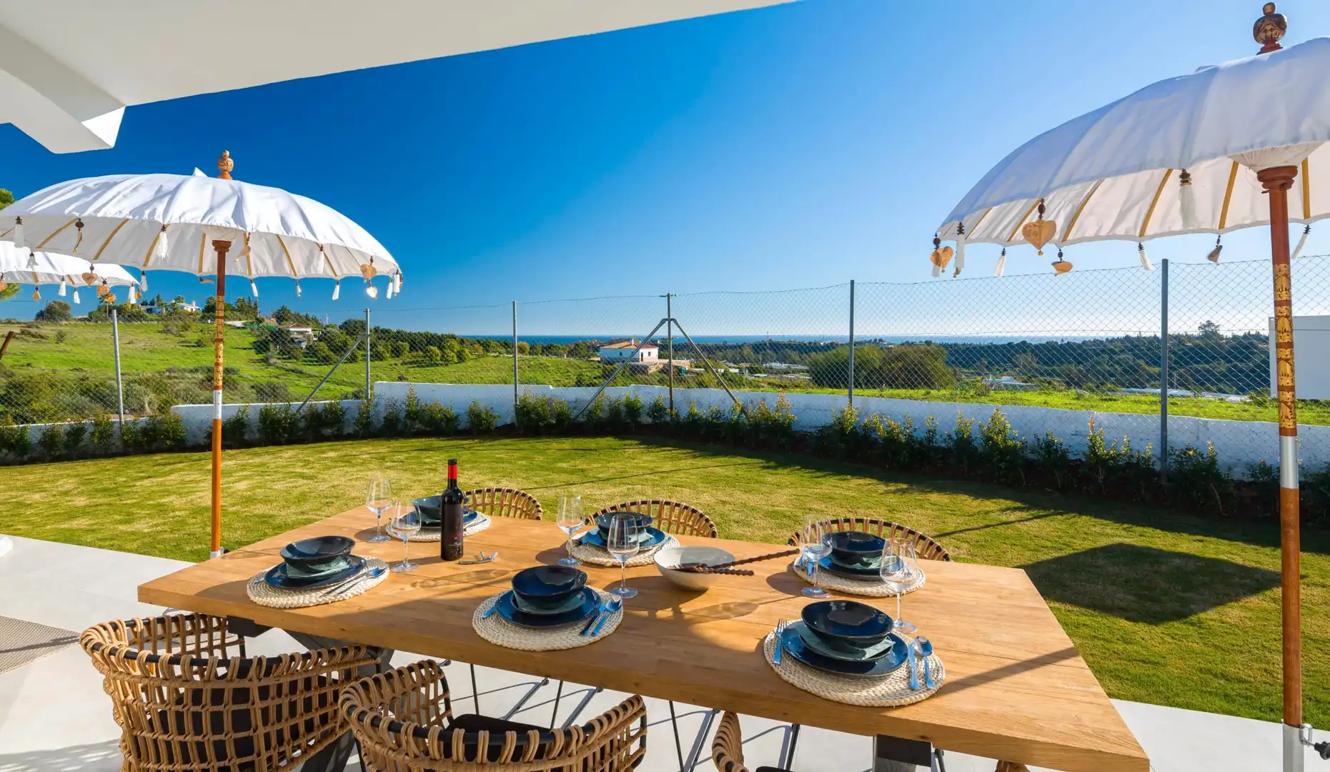 Terrassa de Casa o xalet en venda en Estepona amb Aire condicionat, Calefacció i Jardí privat