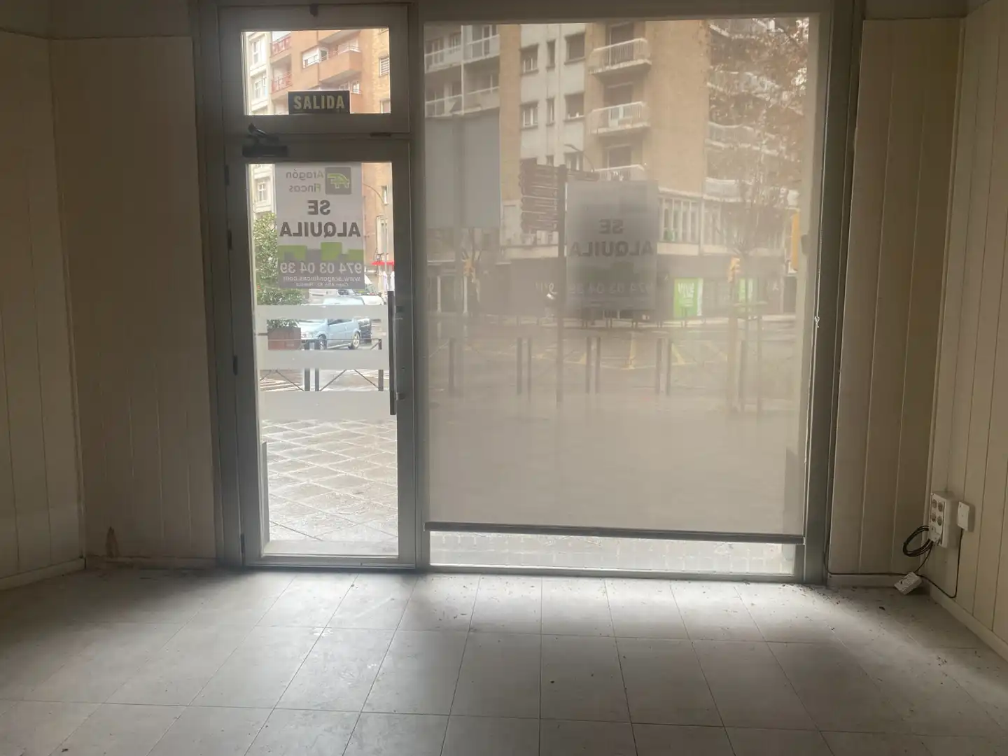 Vista exterior de Local de lloguer en Huesca