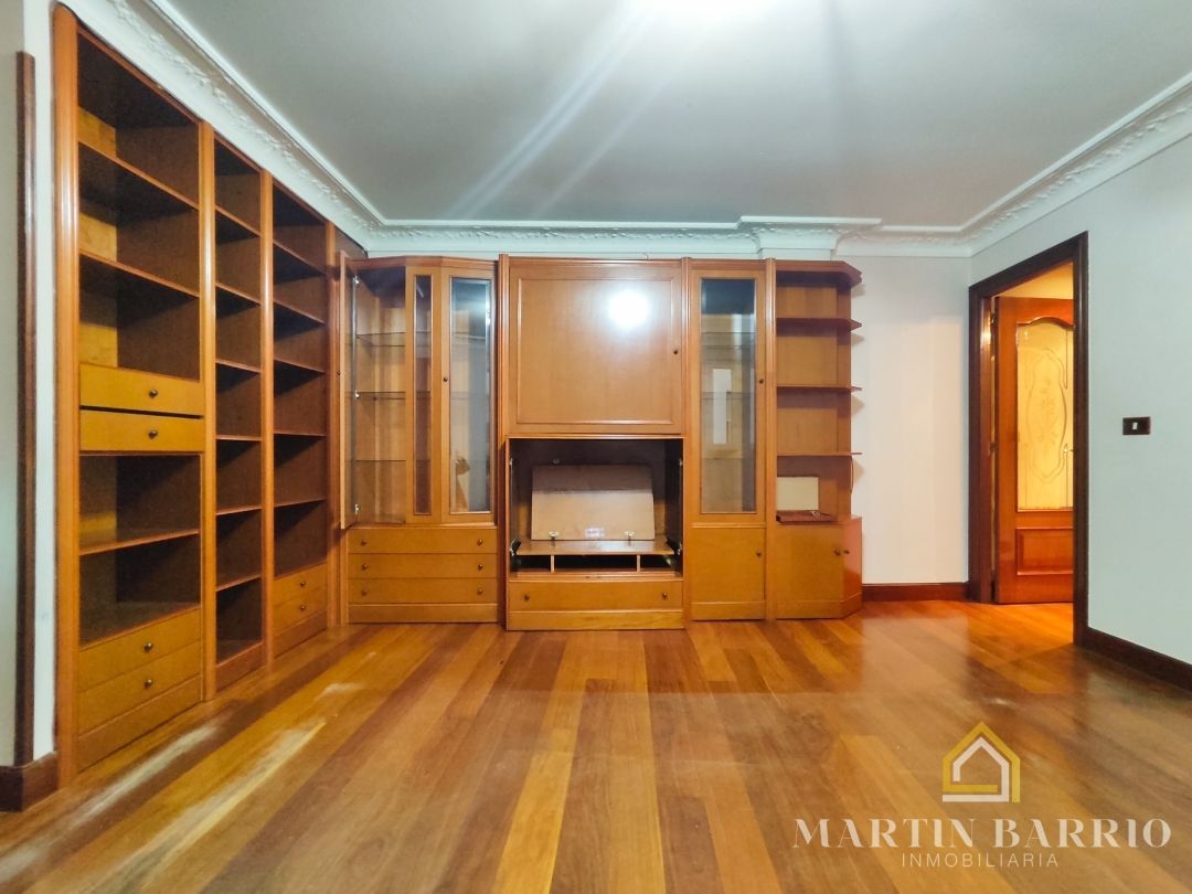 Sala d'estar de Pis en venda en Santurtzi  amb Calefacció i Traster