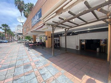 Local comercial en venda a Jacinto Benavente 5