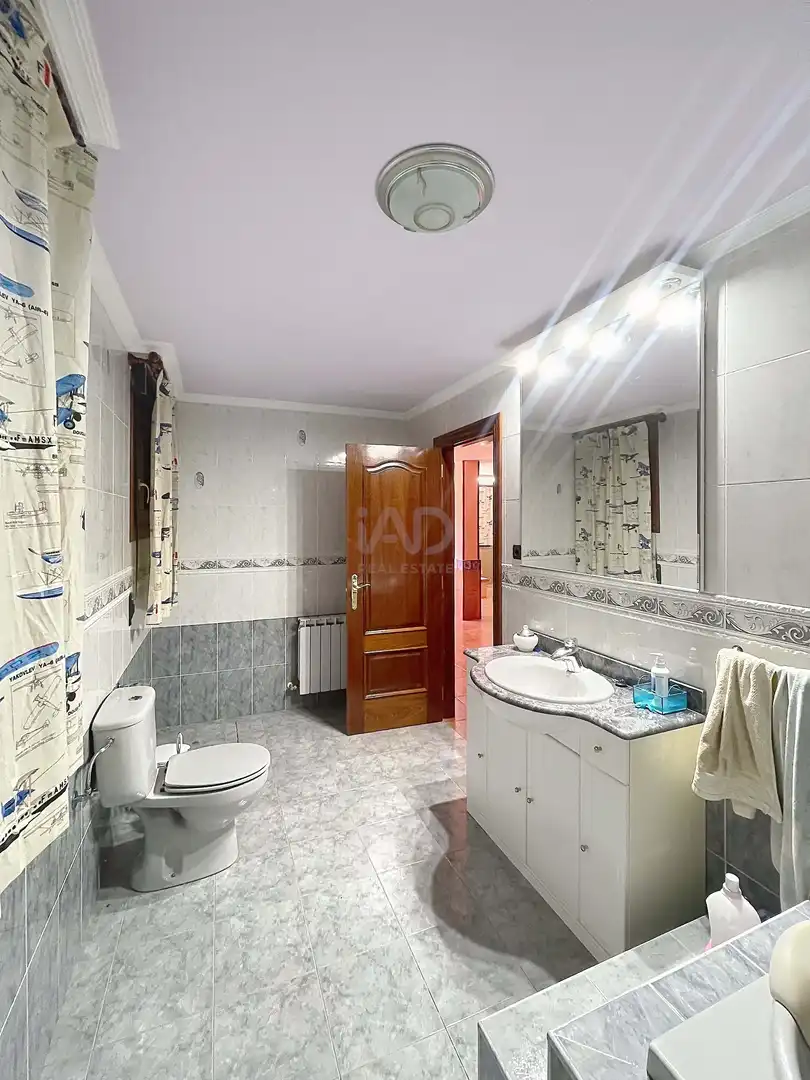 Bathroom of Houses for sale in Valle de Mena  with Air Conditioner, Heating and Terrace