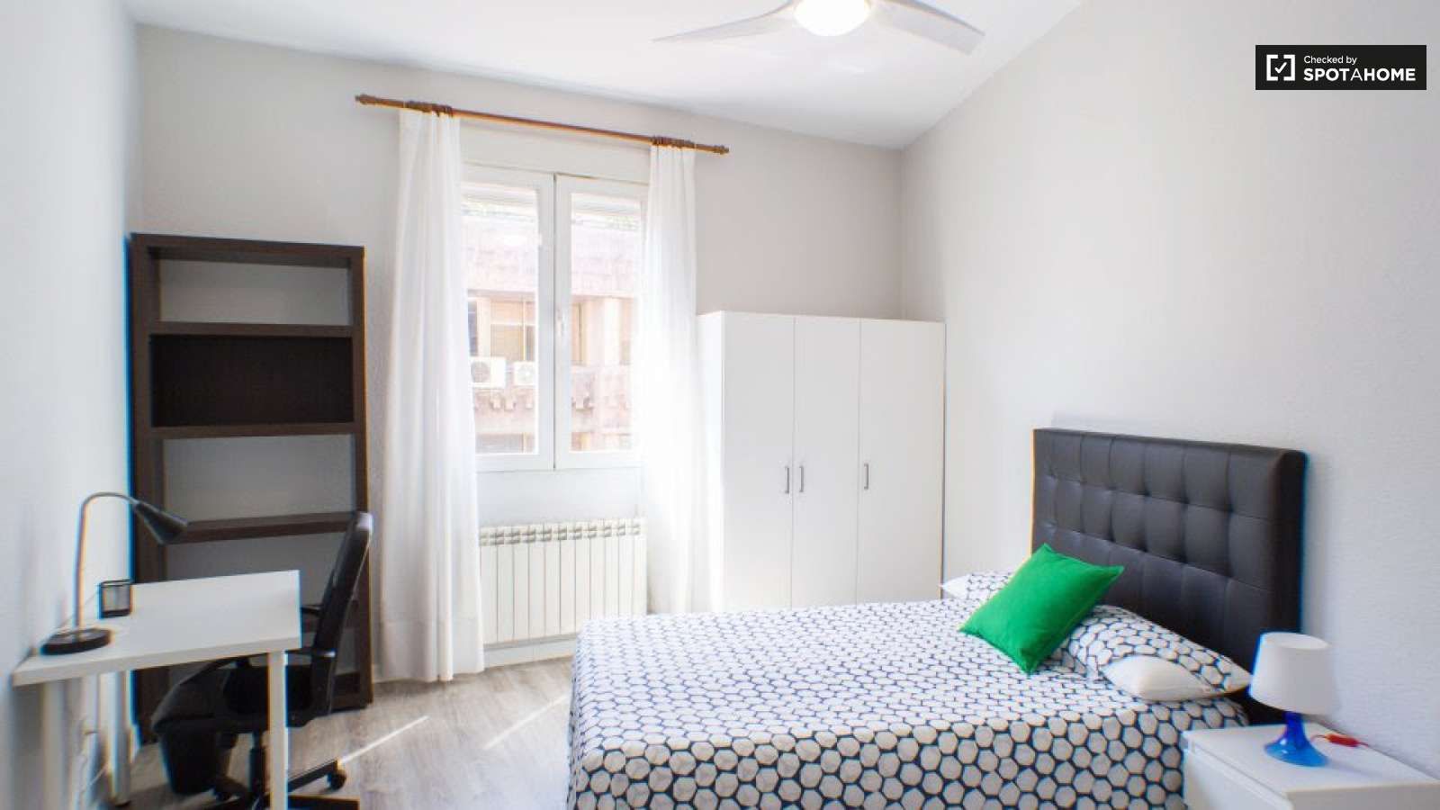 Flat to share in Almagro