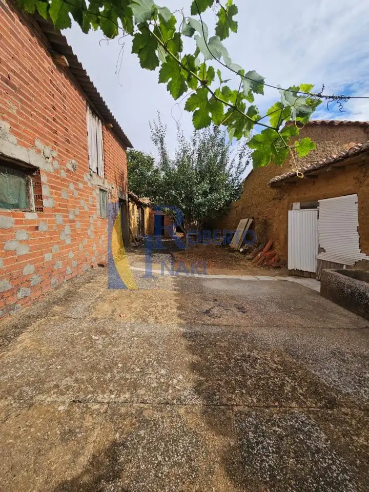 Casa o xalet en venda en Villabraz amb Jardí privat