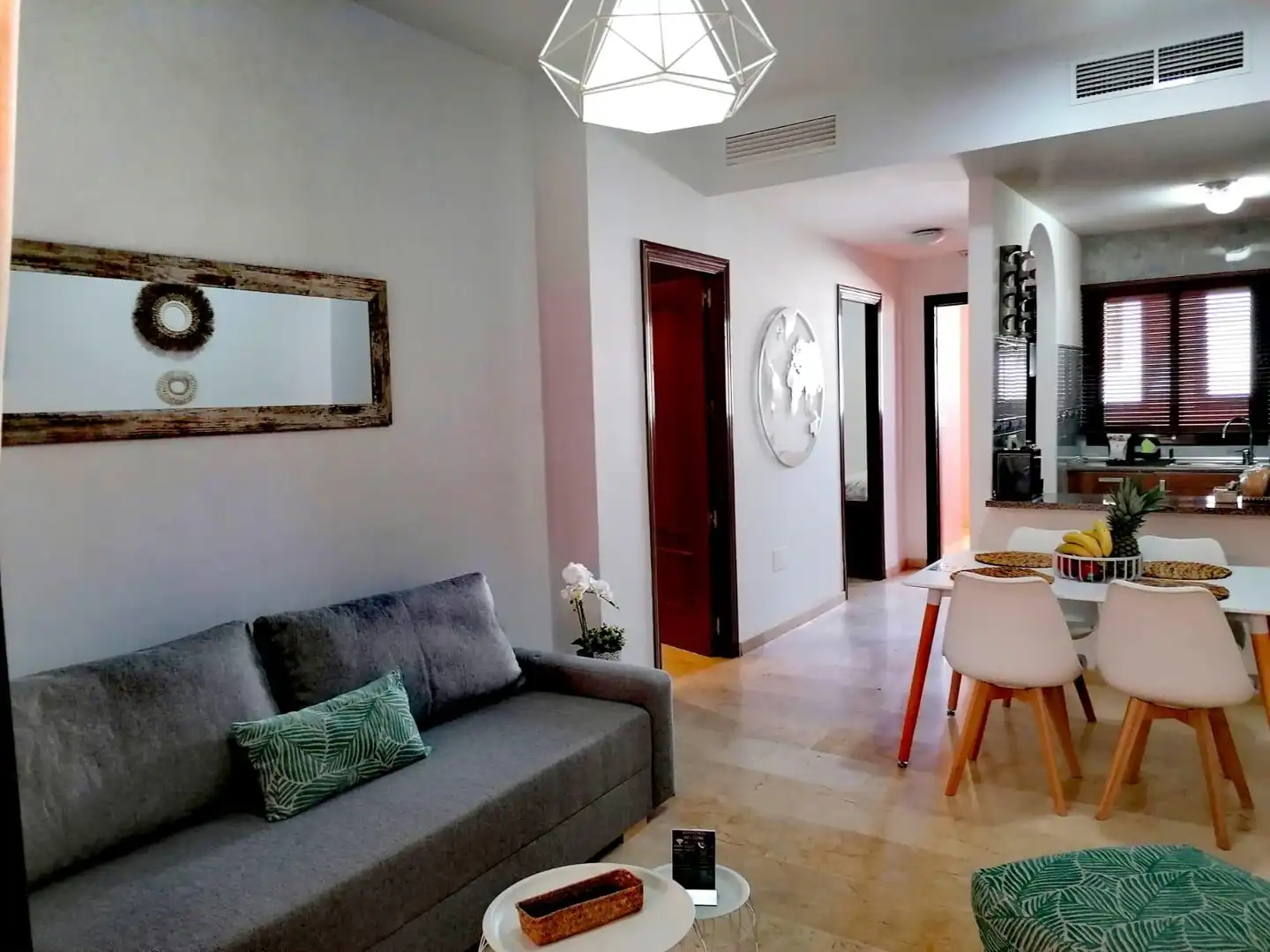 Wohnzimmer von Wohnung zum Verkauf in Manilva mit Klimaanlage, Terrasse und Möbliert
