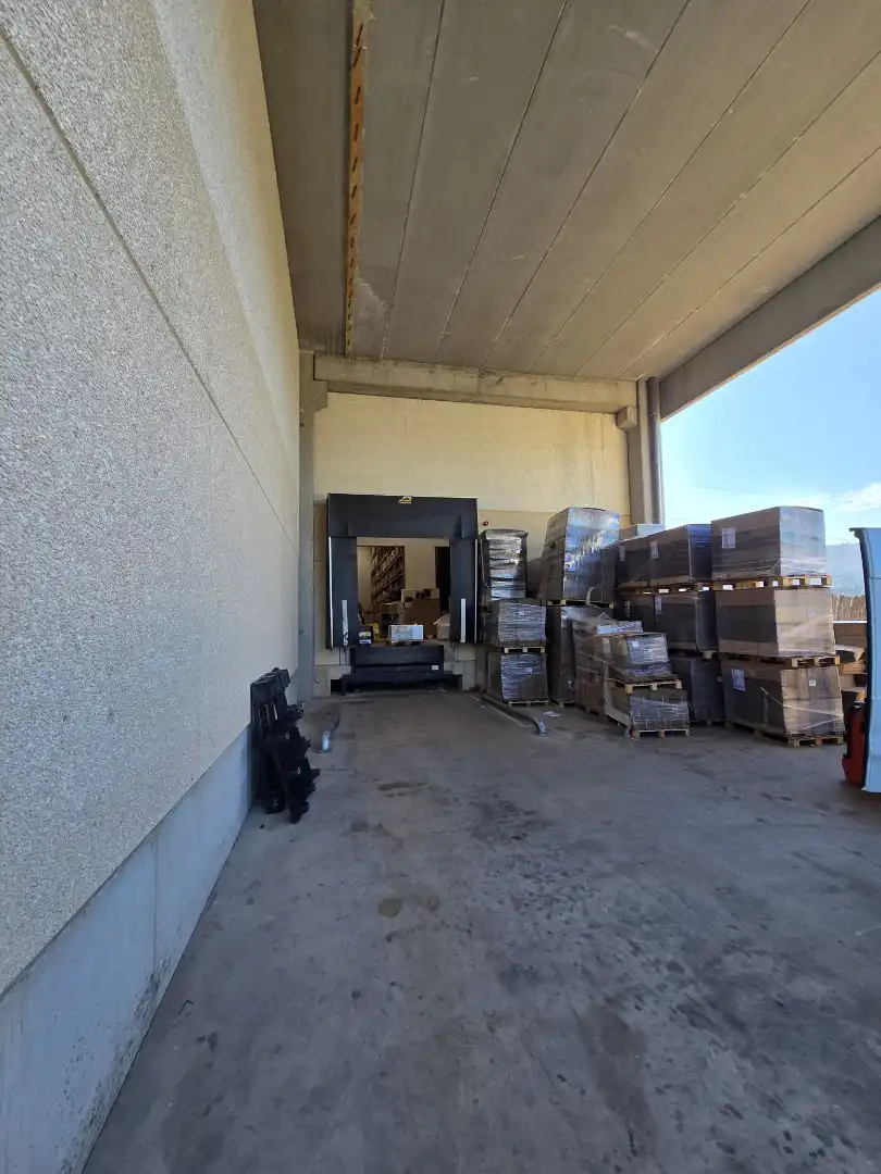 Nau industrial de lloguer en Rubí amb Calefacció i Alarma