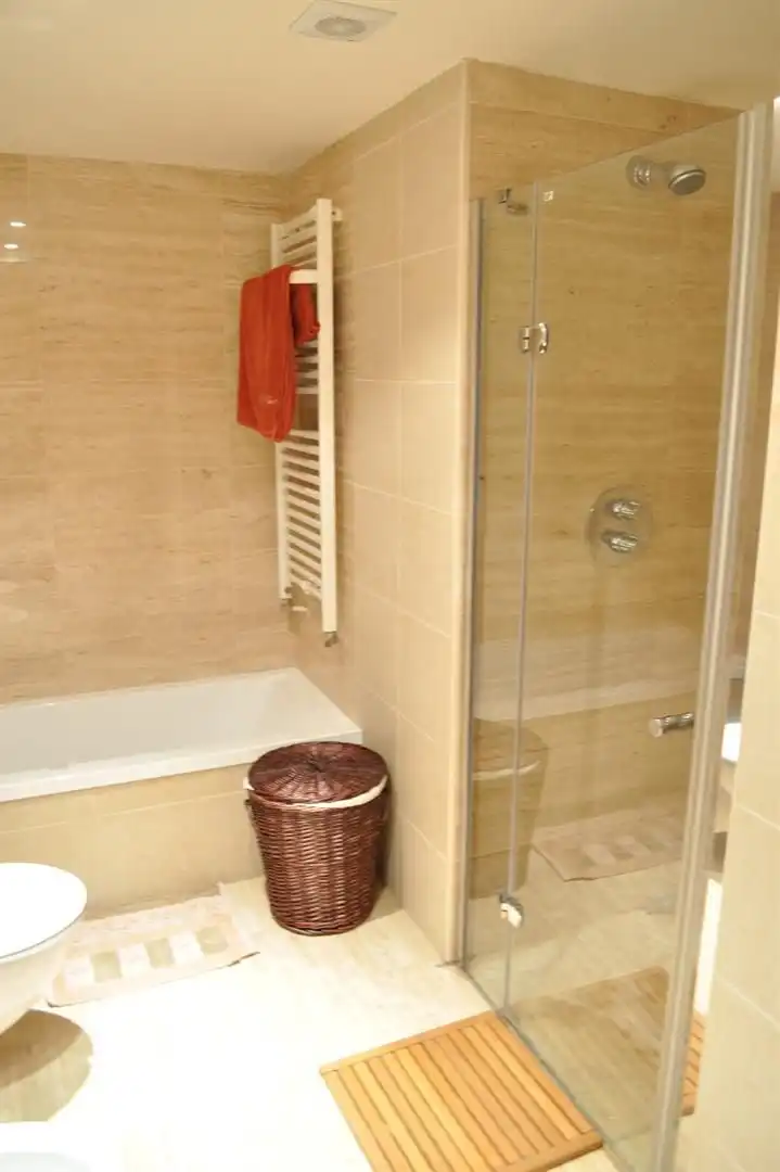 Baño de Apartamento en venta en Lleida con Aire acondicionado y Amueblado