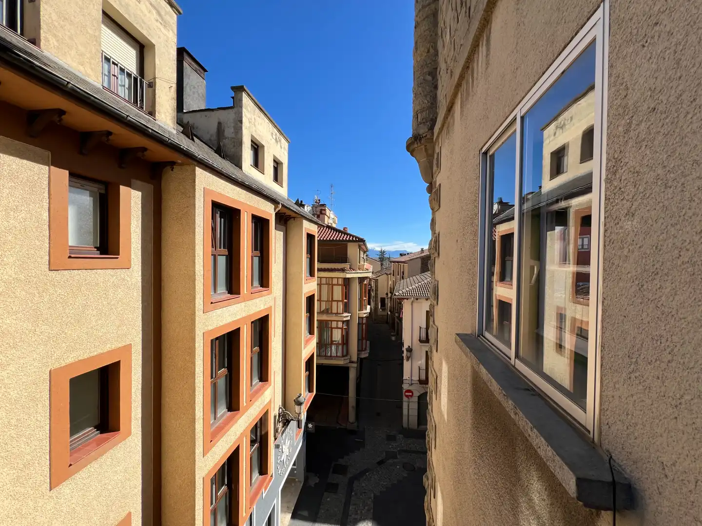 Vista exterior de Piso en venta en Jaca