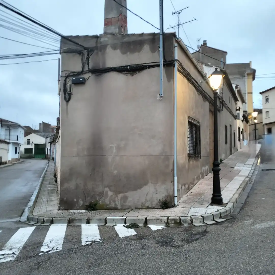 House with garden for sale in Calle Norias 24
