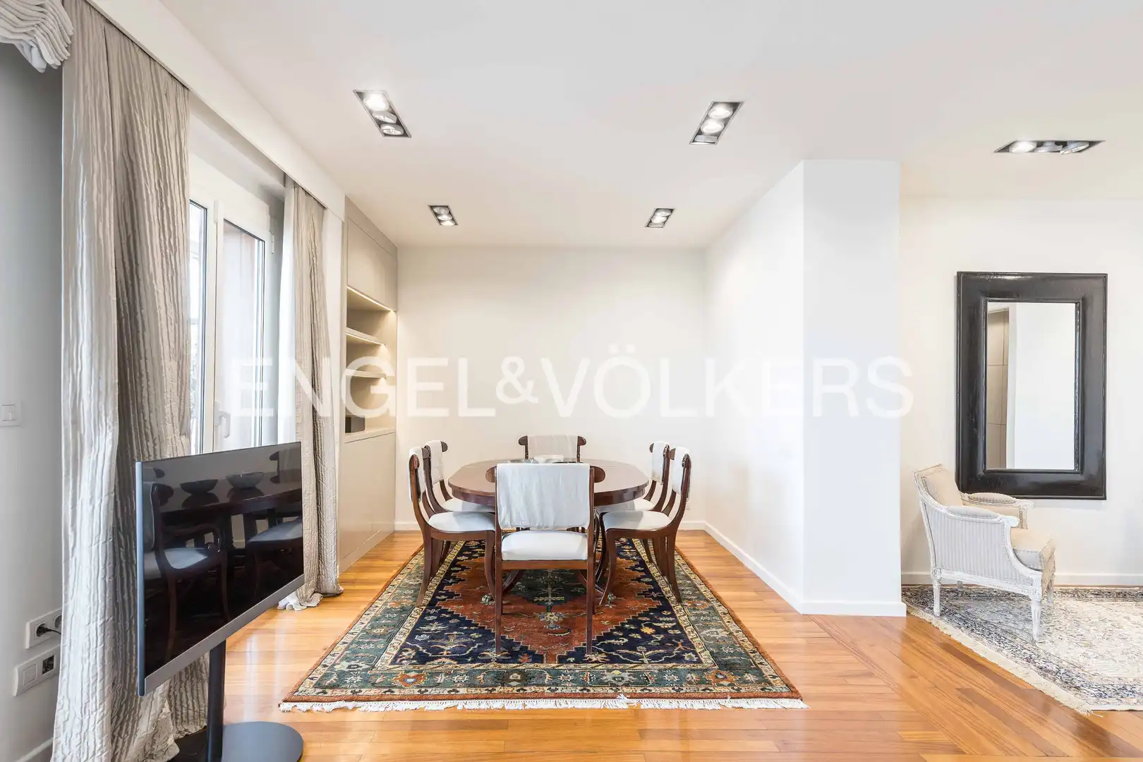 Dining room of Flat for rent in Barcelona  with Air Conditioner, Heating and Parquet flooring