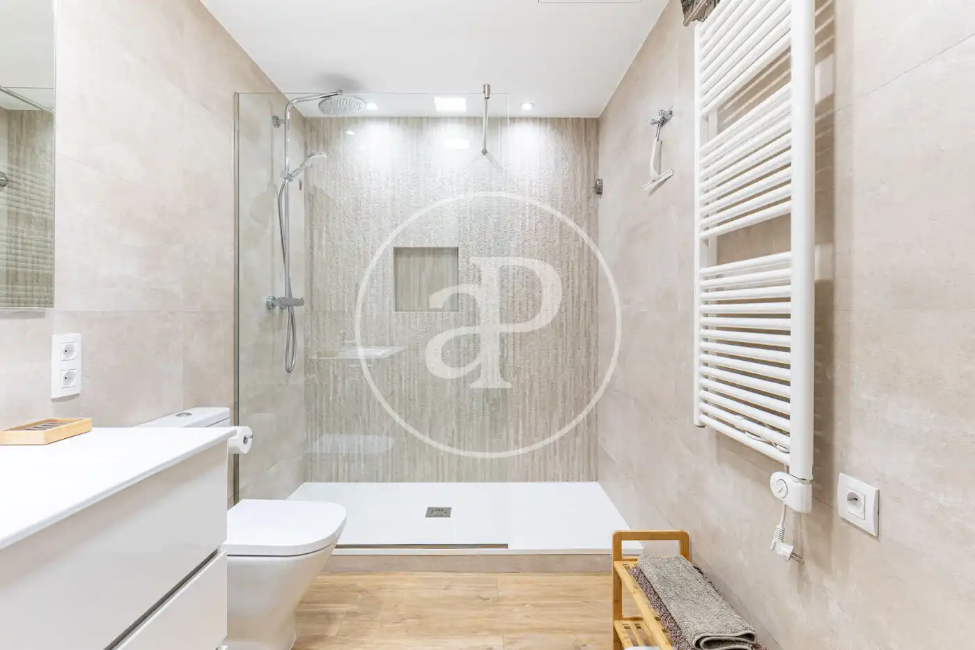 Badezimmer von Wohnung zur Miete in Rubí mit Klimaanlage, Heizung und Möbliert