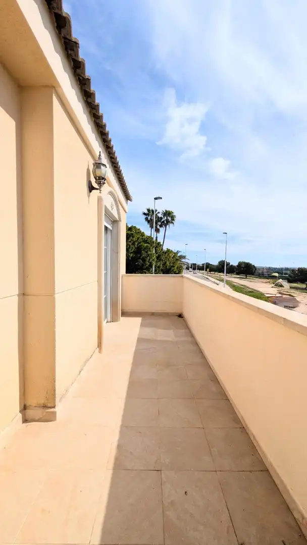 Terrassa de Casa o xalet en venda en Elche / Elx amb Aire condicionat, Calefacció i Jardí privat