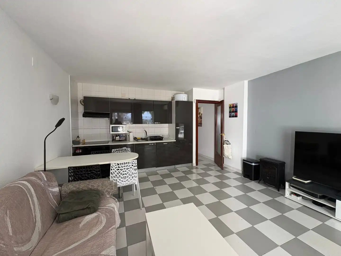 Küche von Wohnung zum Verkauf in Salou mit Klimaanlage, Heizung und Terrasse