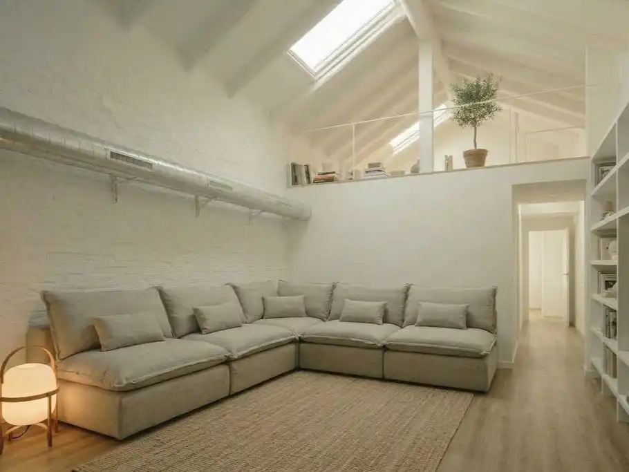 Casa con jardín en venta en Carrer de la Cisterna 93, imagen 2