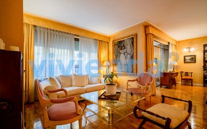 Living room of Flat for sale in  Madrid Capital  with Heating, Terrace and Storage room